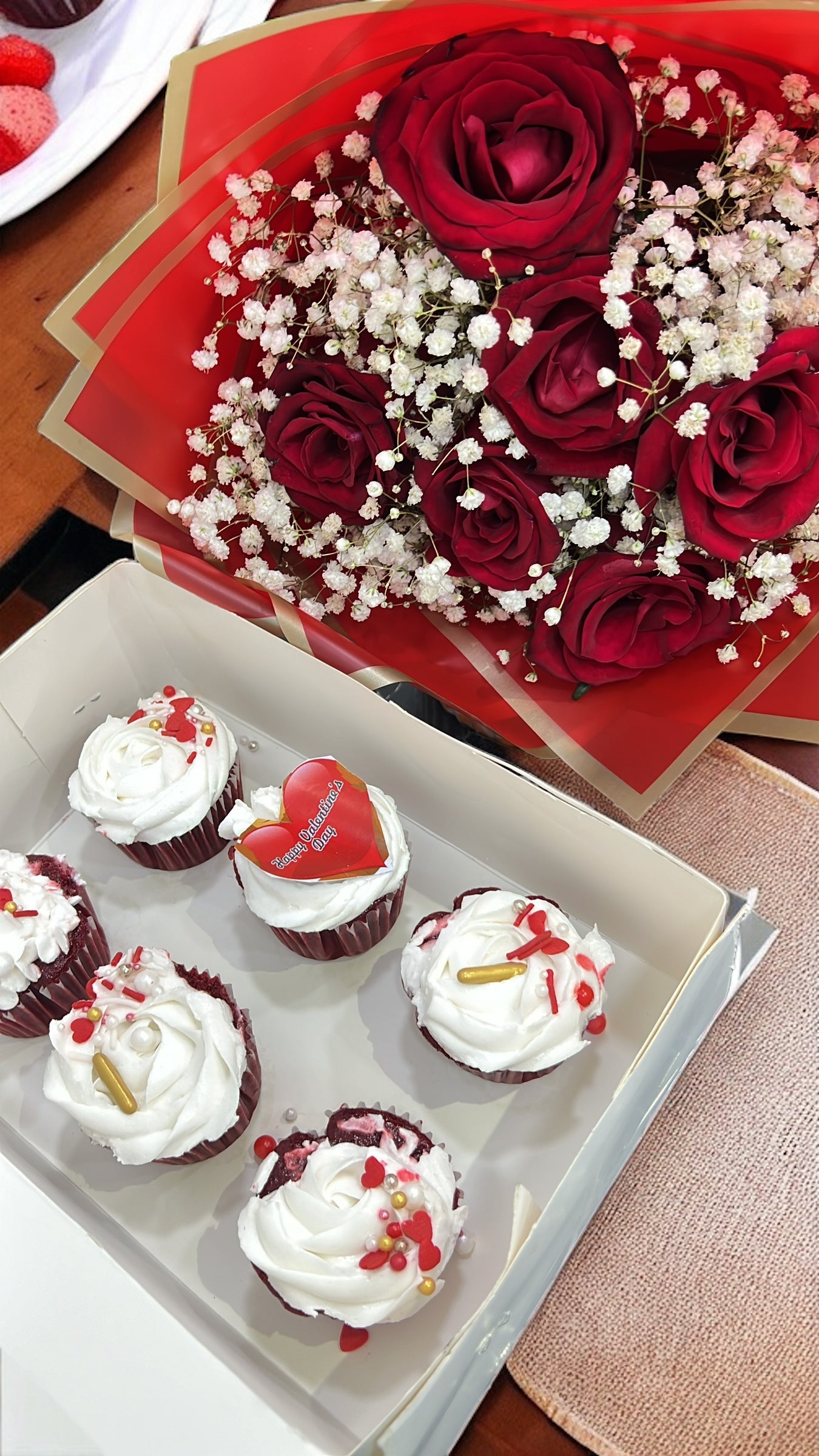 VALENTINES CUPCAKE BOX