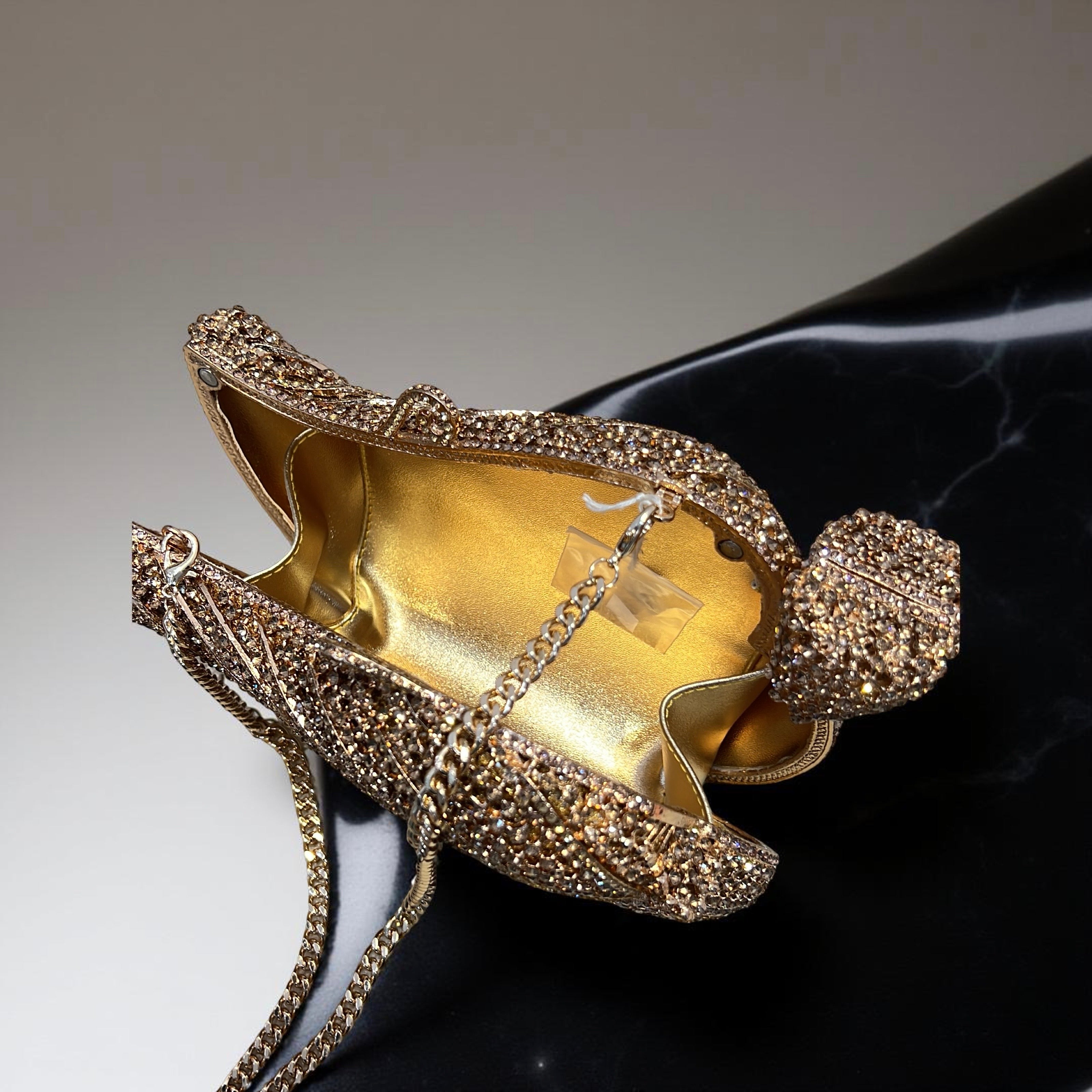 Barcelona Statement Leaf Design Clutch Purse with in Gold