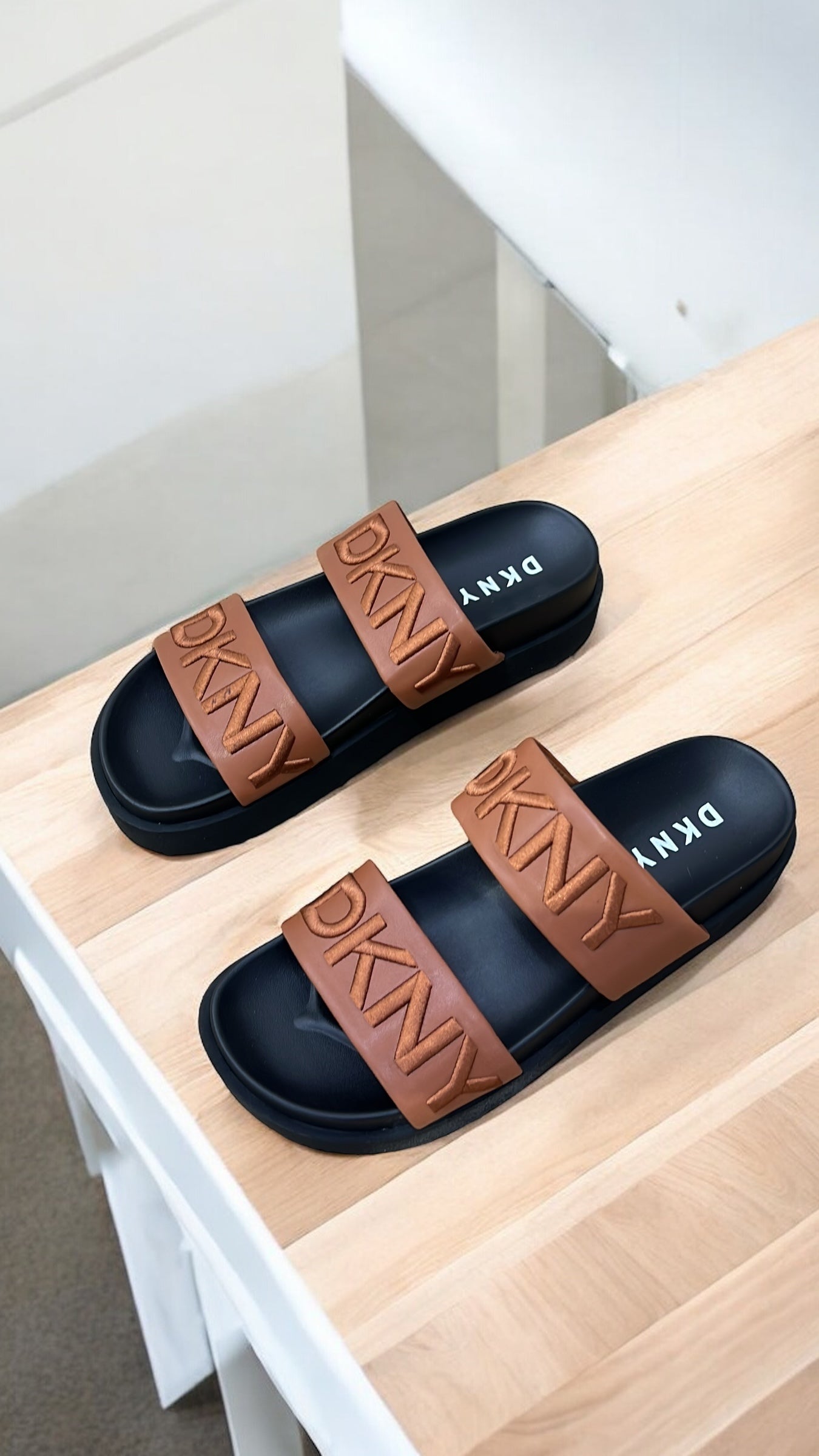 DKNY DOUBLE STRAP MONOGRAM  PLATFORM SLIDE IN BROWN