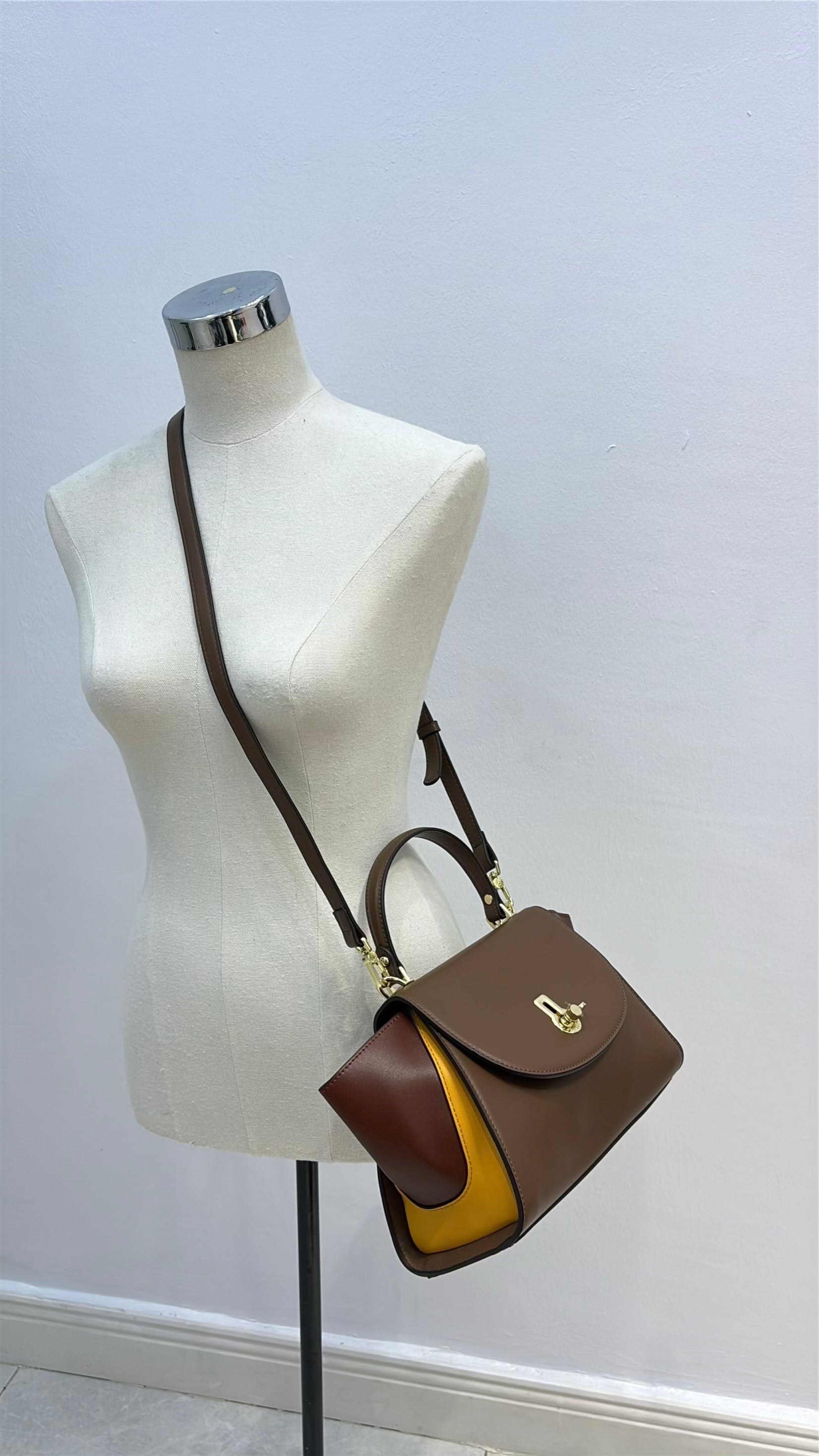 Versse Top Handle Winged Bag in Coffee
