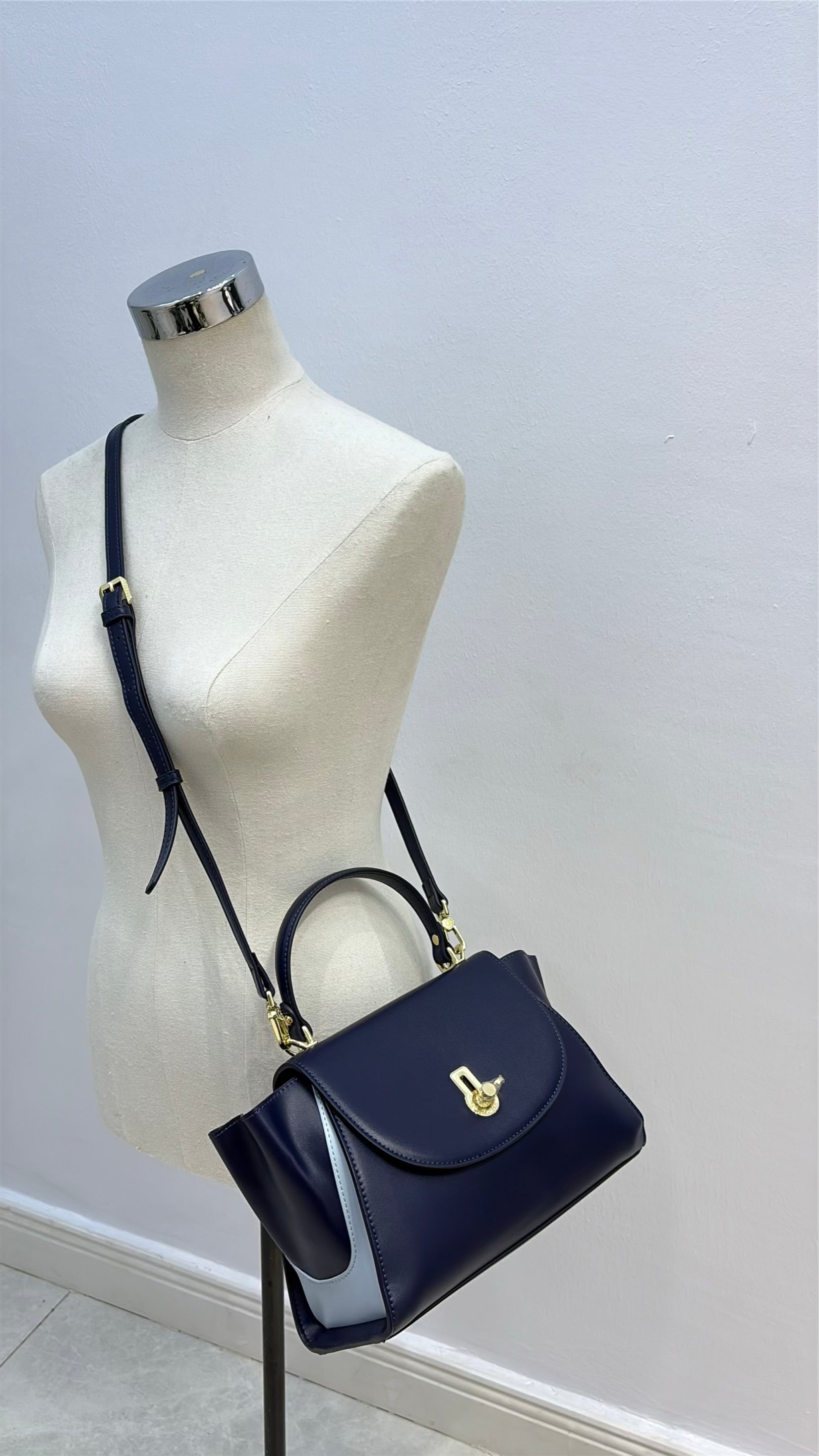 Versse Top Handle Winged Bag in Navy