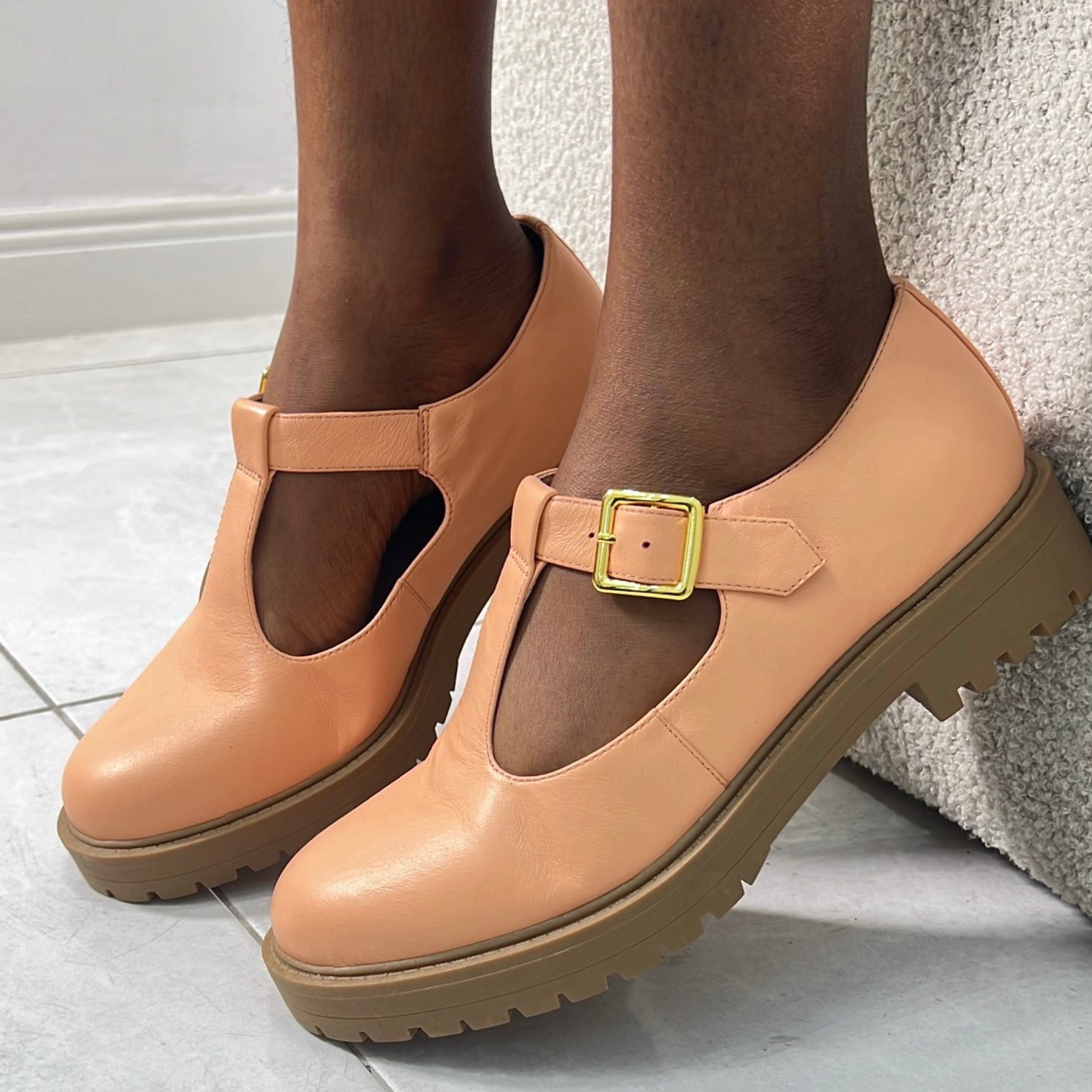 Wyder Studios Buckle Shoe in Peach