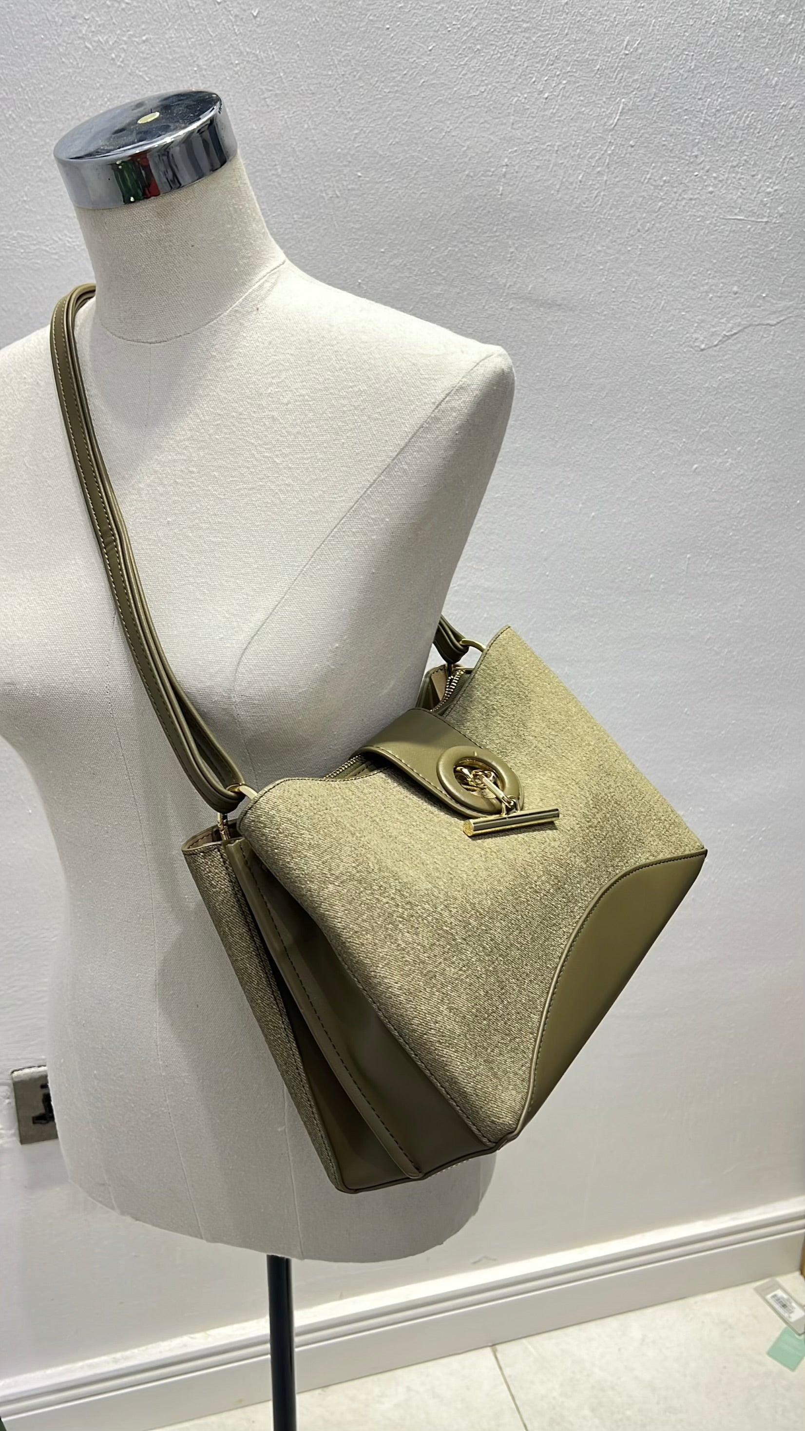 Chrisbella Contrast Leather Triple Compartment Bag in Green