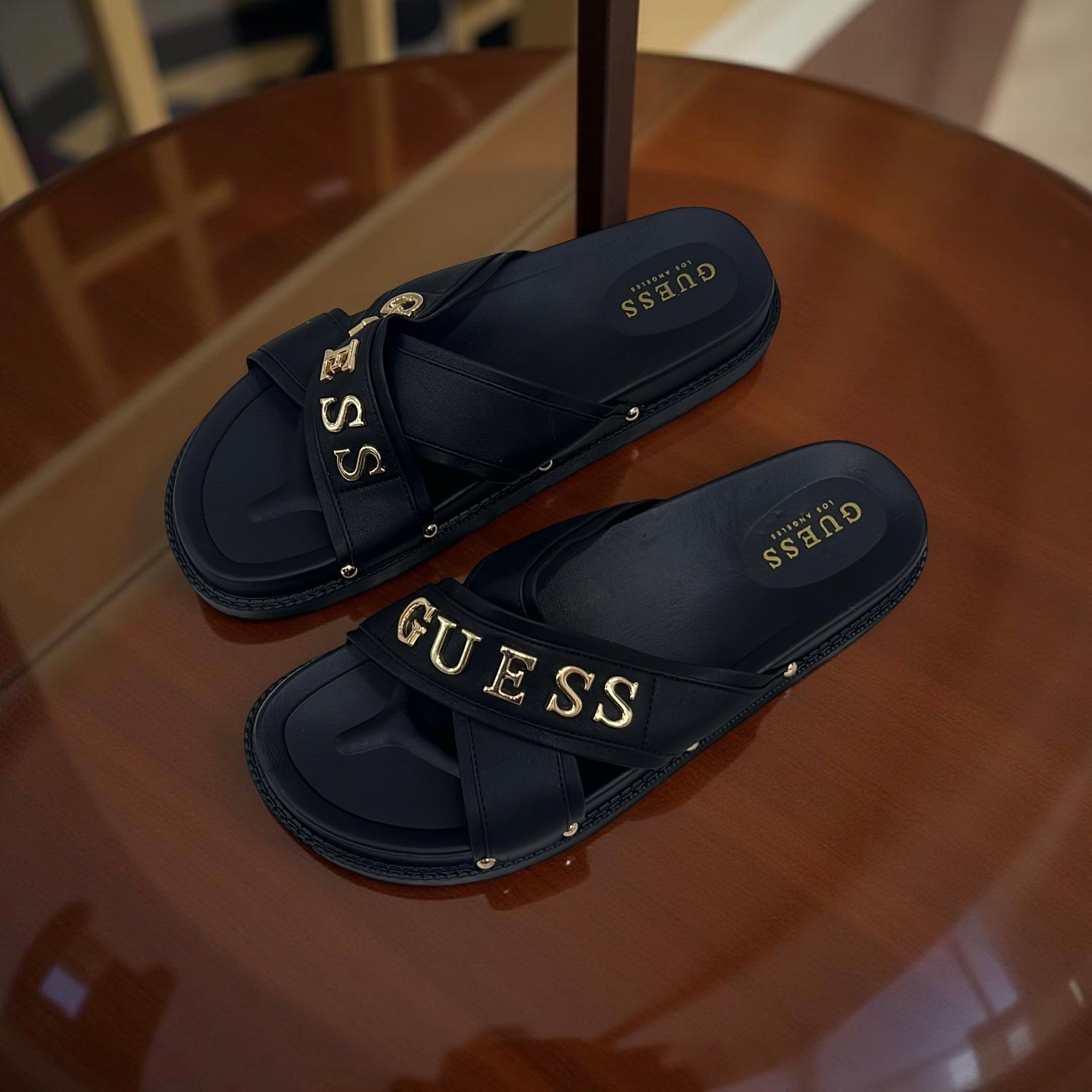 Guess Cross Strap Logo Detail Slip-on in Black