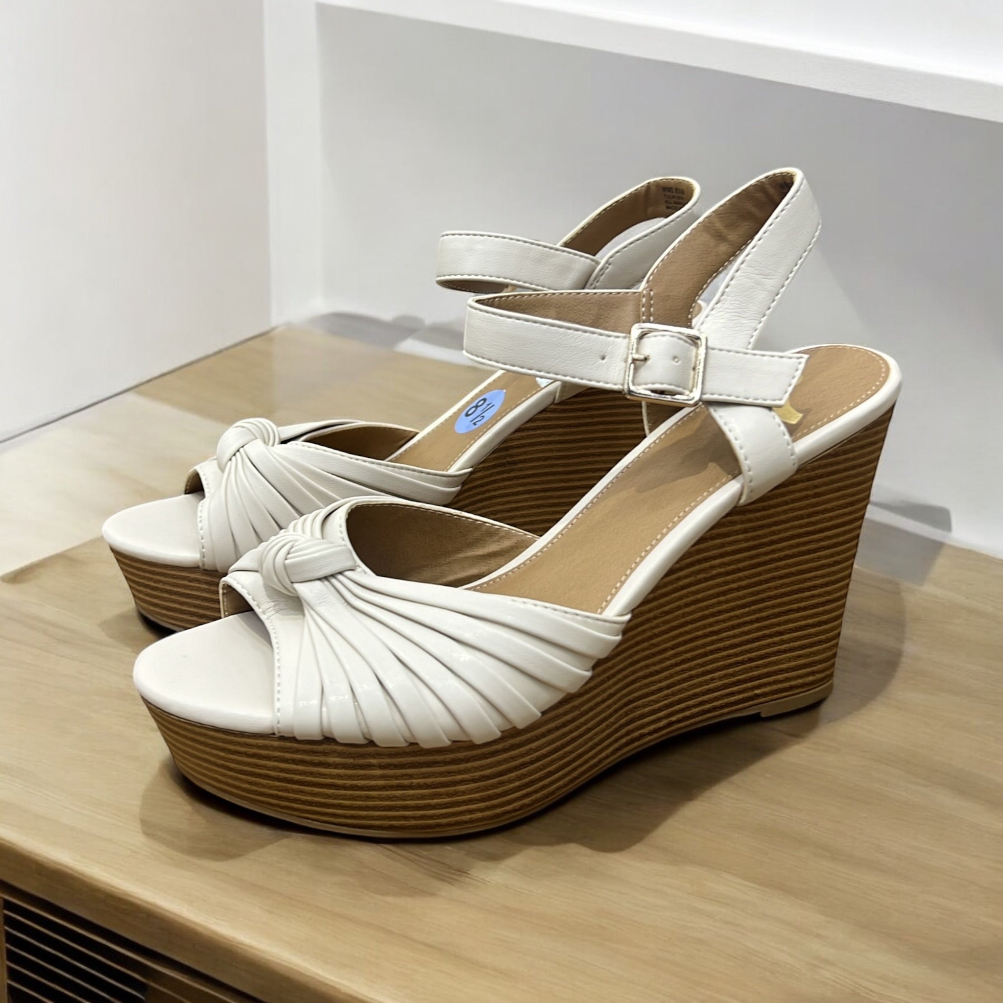 REPORT KNOT WEDGE SANDAL IN OFF WHITE