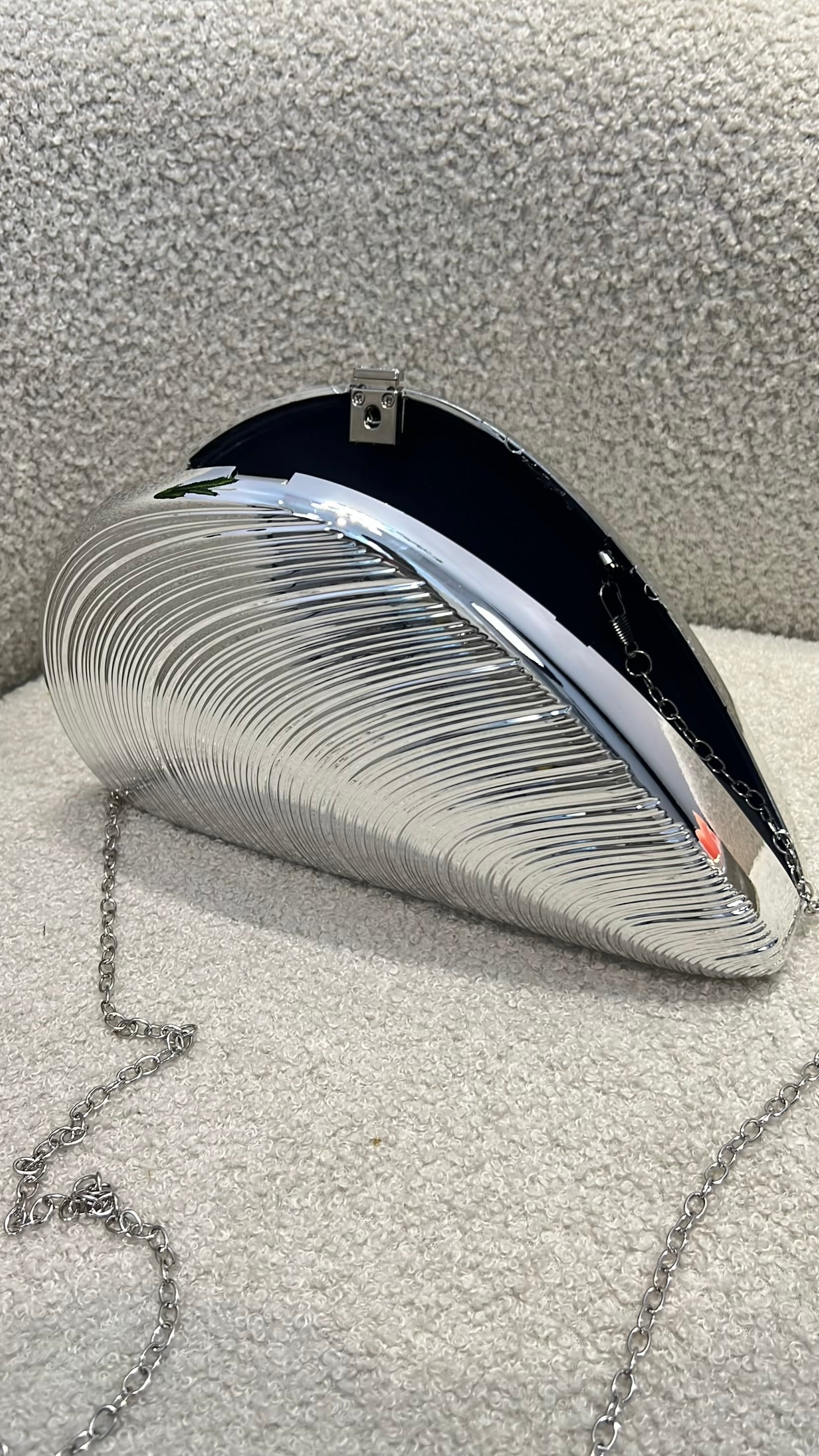 Metallic Shell-Shaped Clutch Purse in Silver