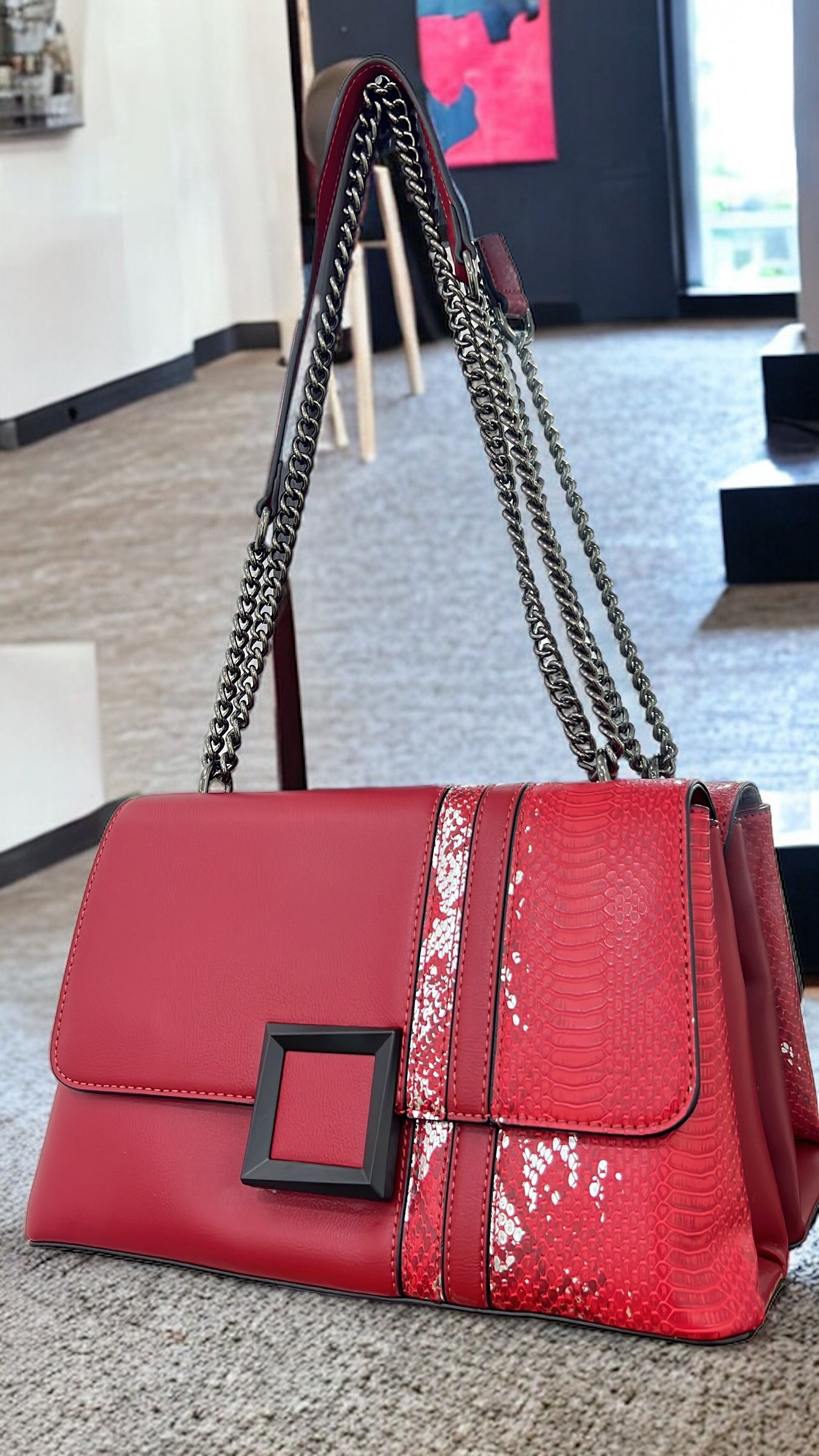 BAGCO BROCADE PATTERN CHAIN HANDLE SIDE BAG IN RED