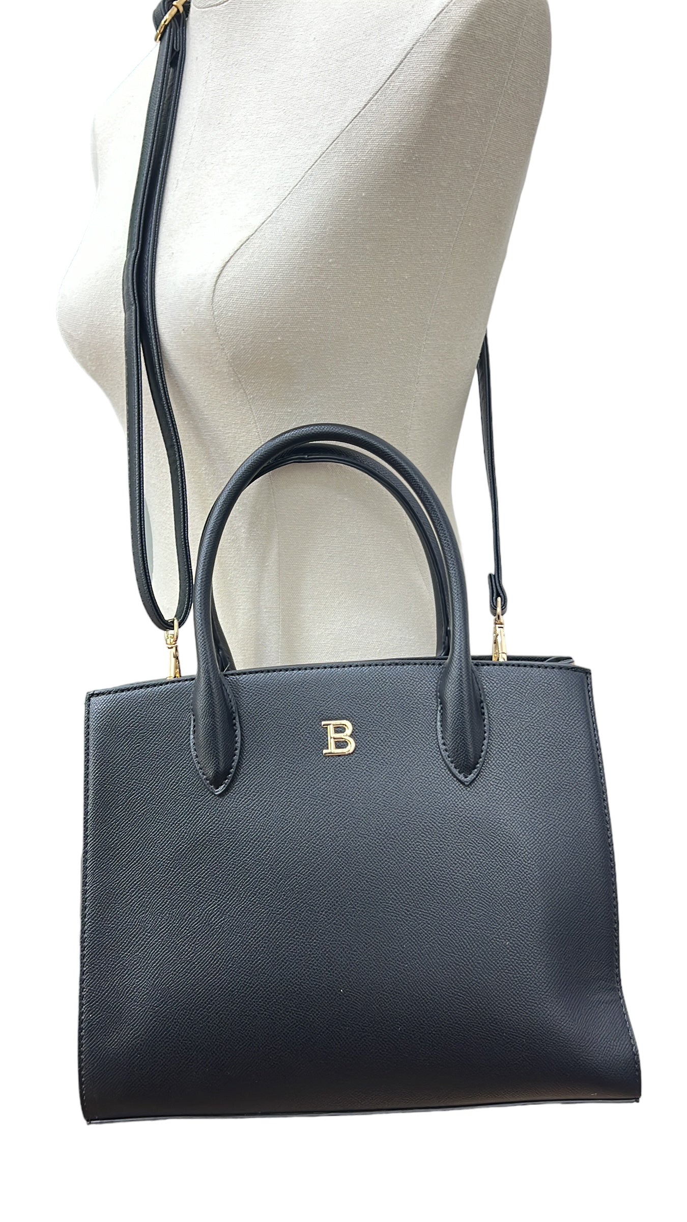 BAGCO TEXTURED STRUCTURED BAG IN BLACK