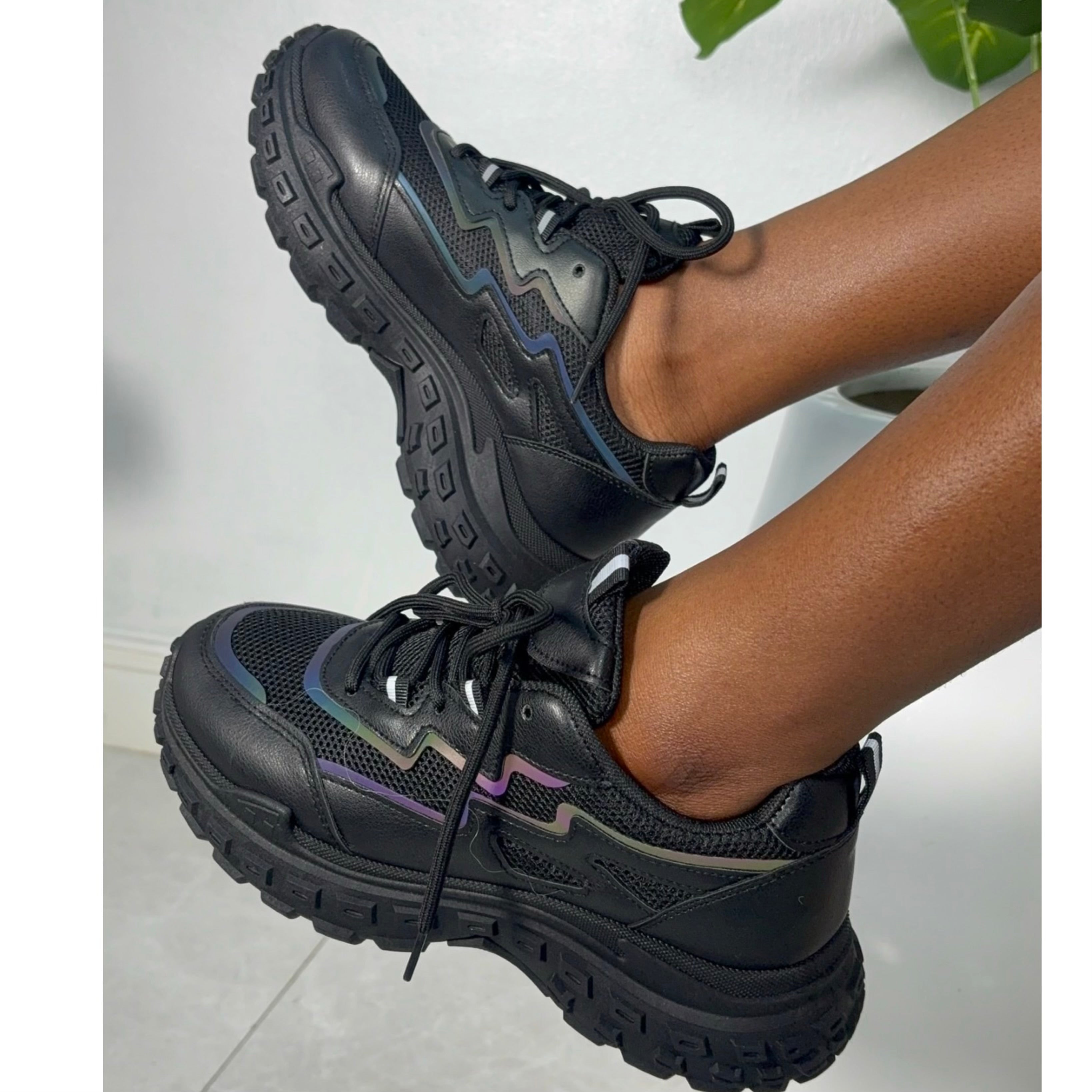 The Metro Sneakers in Black