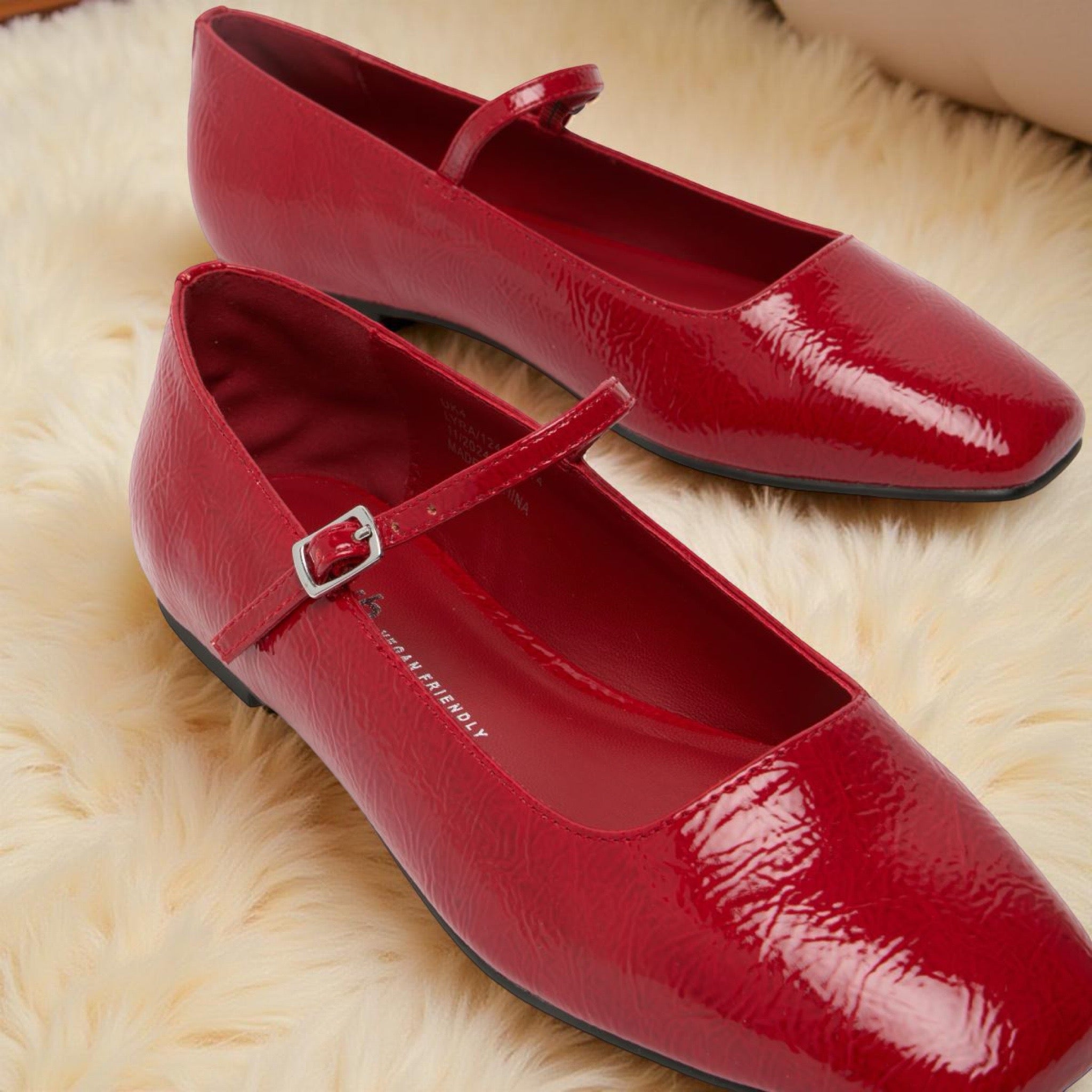 Schuh Crinkle Leather Maryjanes in Red