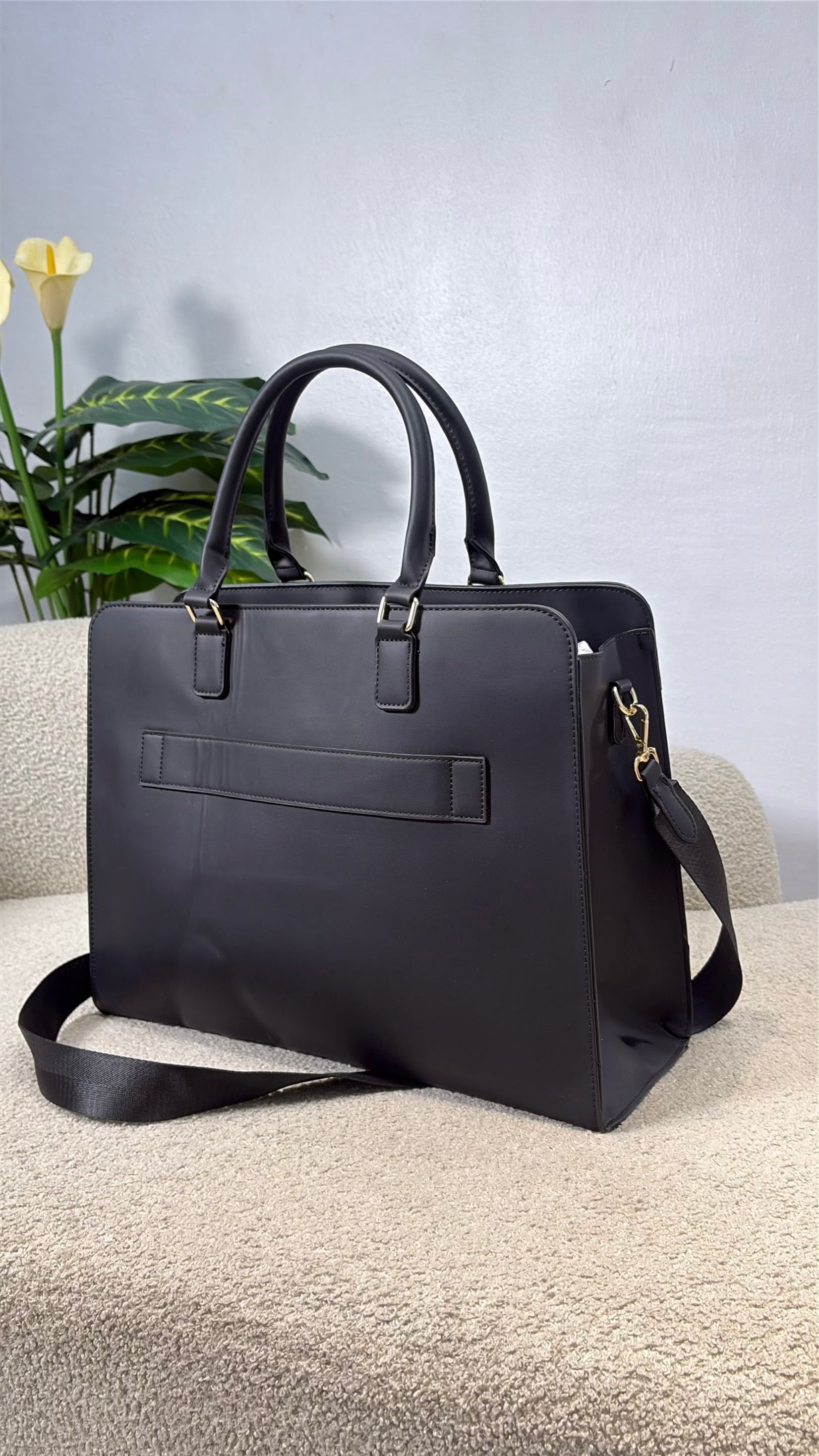 Chrisbella Unisex Laptop/Travel Bag in Black