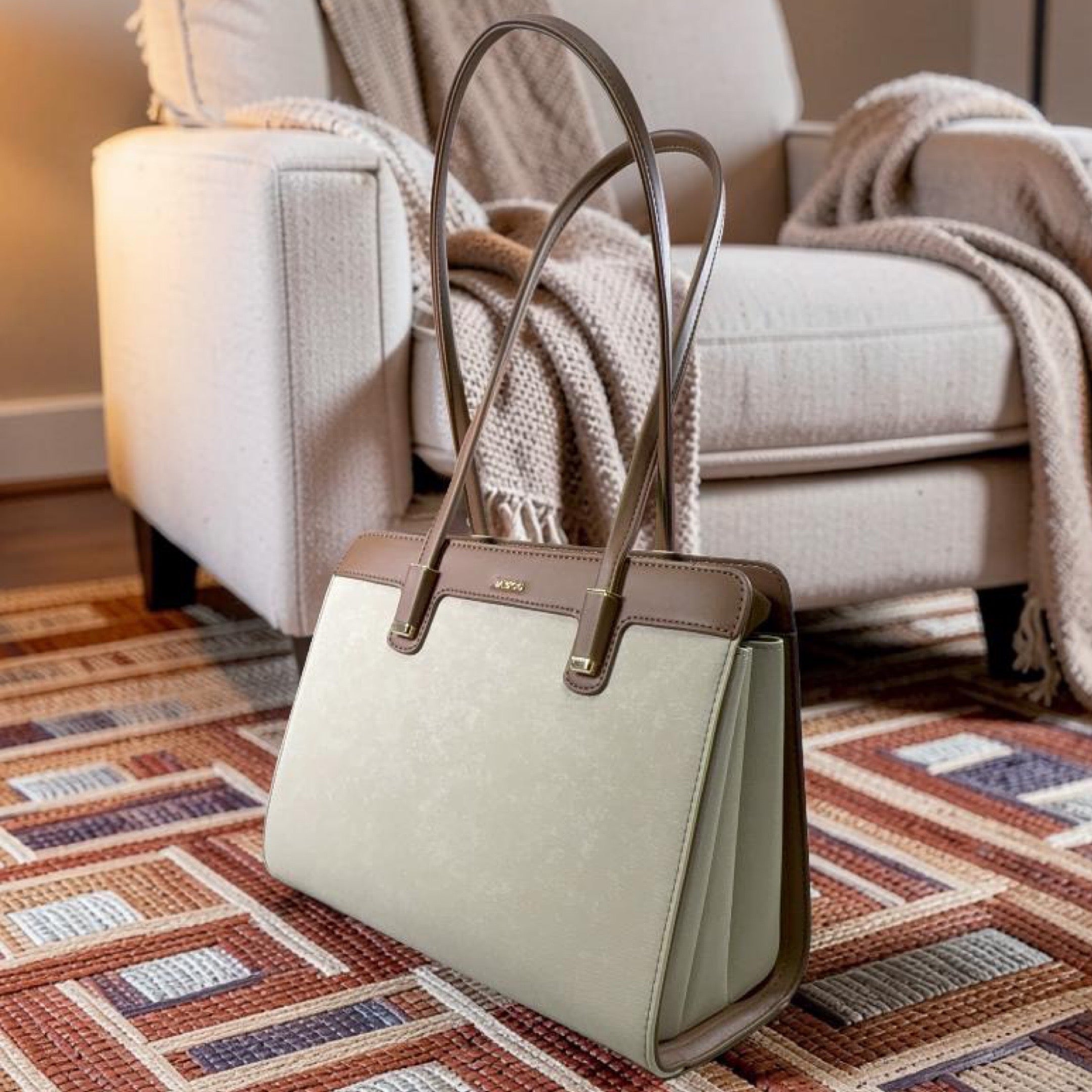 Bagco Long Handle Monochrome Bag in Off-White