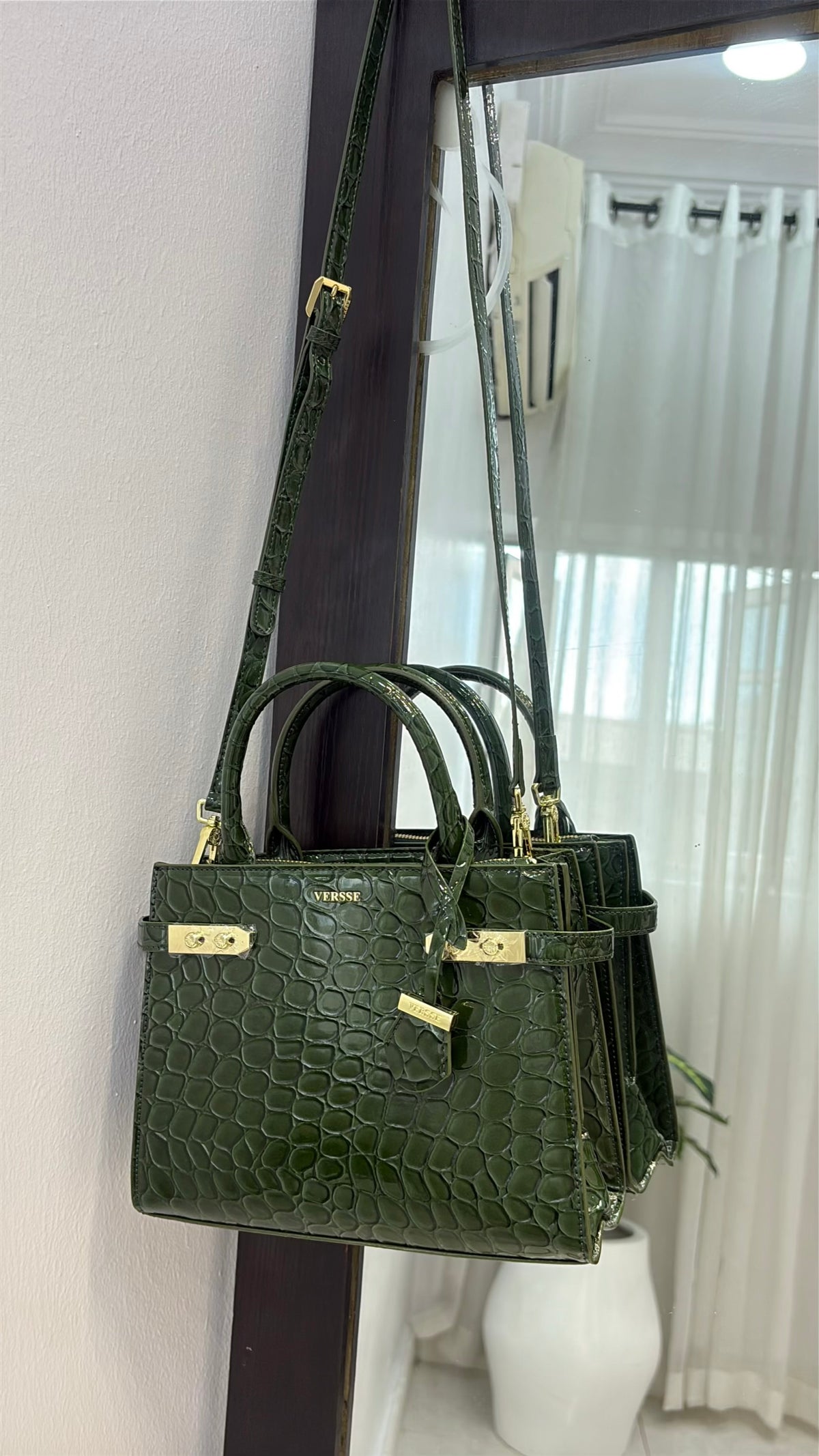 Versse Structured Leather Faux Croc Skin Bag in Green