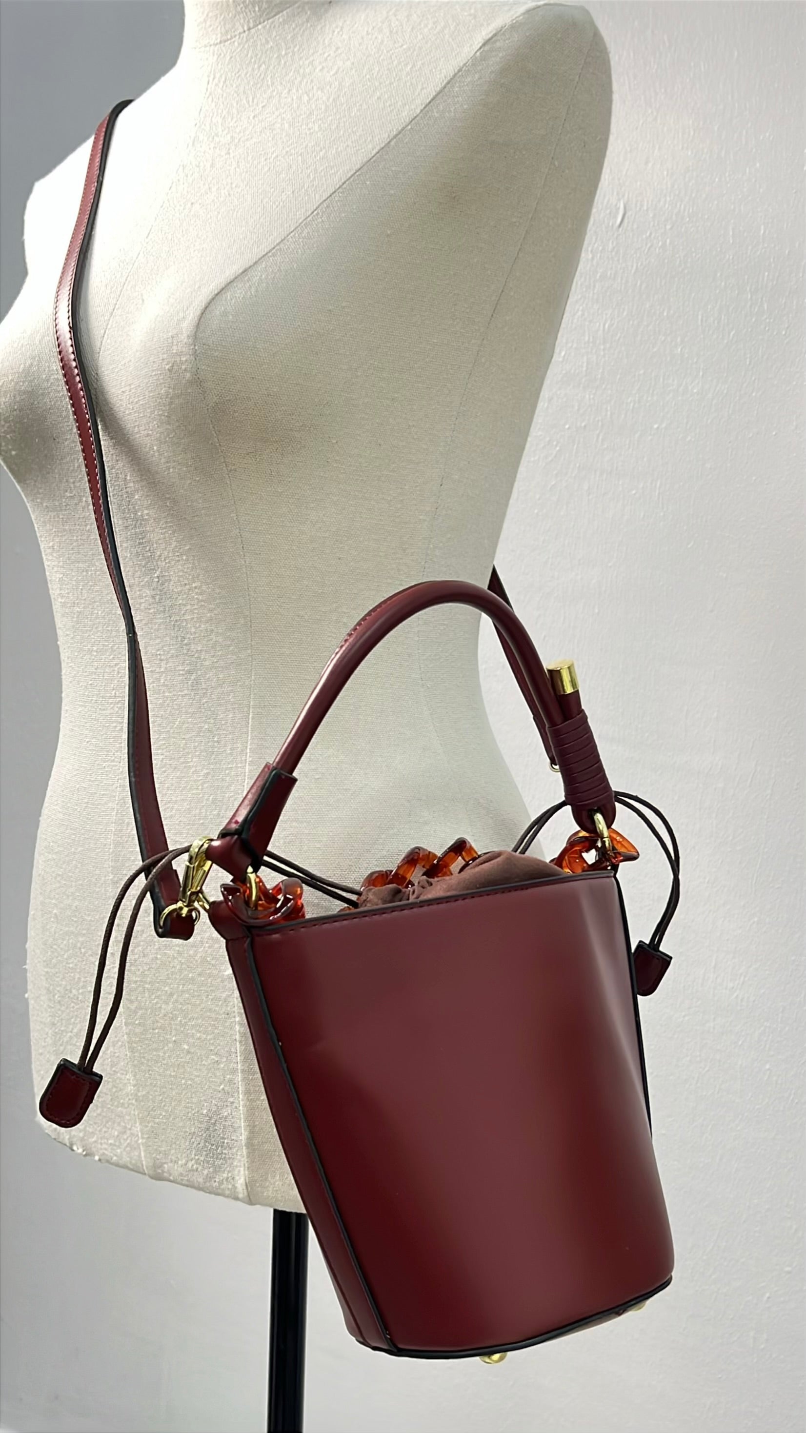 Fashion Drawstring Bucket Bag in Wine