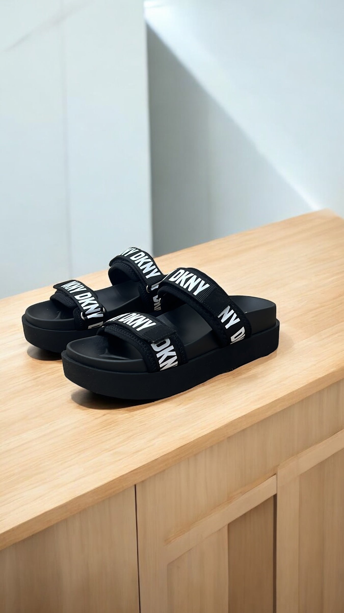 DKNY DOUBLE STRAP VELCRO PLATFORM SLIDE IN BLACK