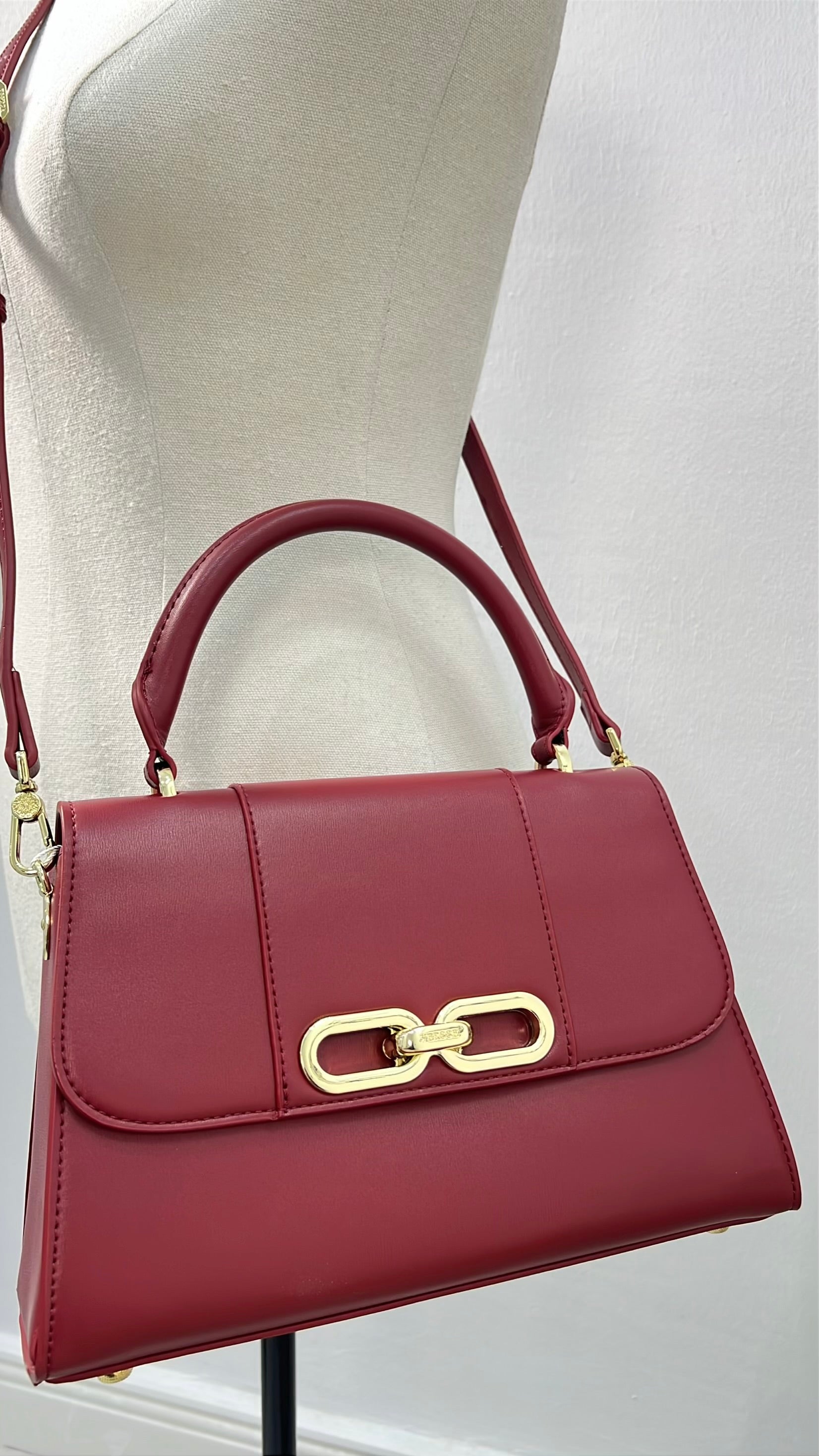 Versse Top handle Structured Flap Bag in Red