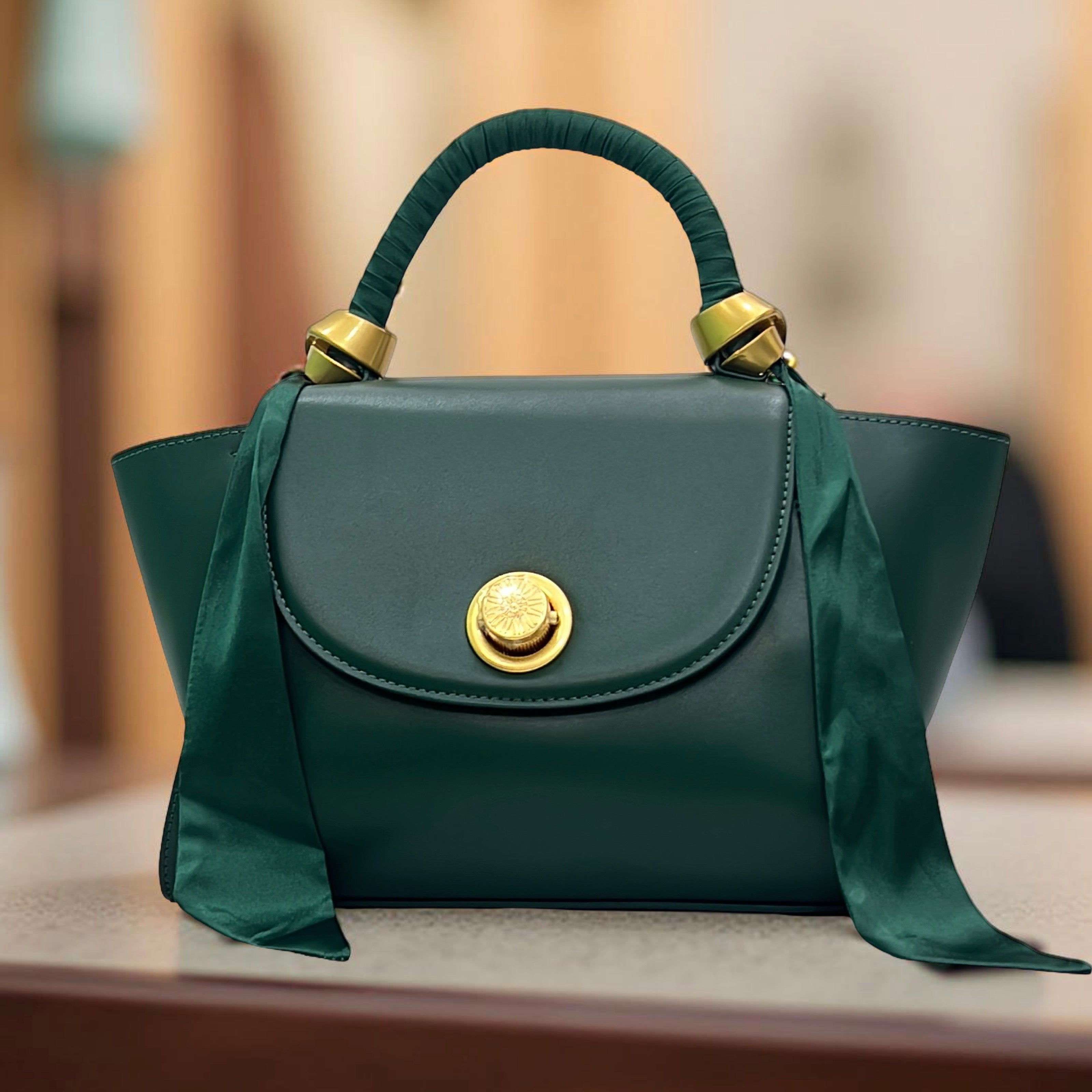 Versse Top Handle Winged Bag in Green
