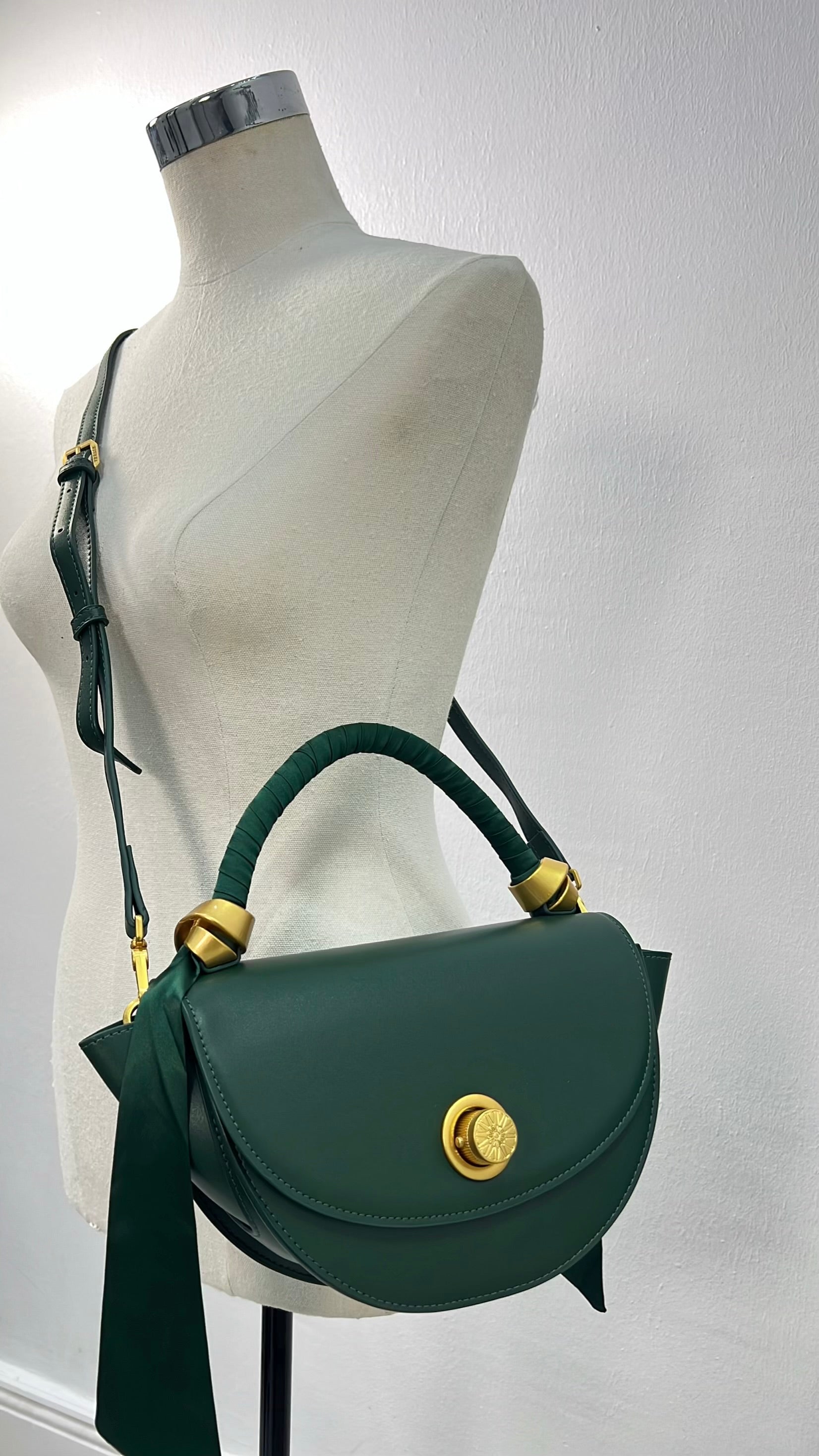 Versse Mini Top Handle Winged Bag in Green