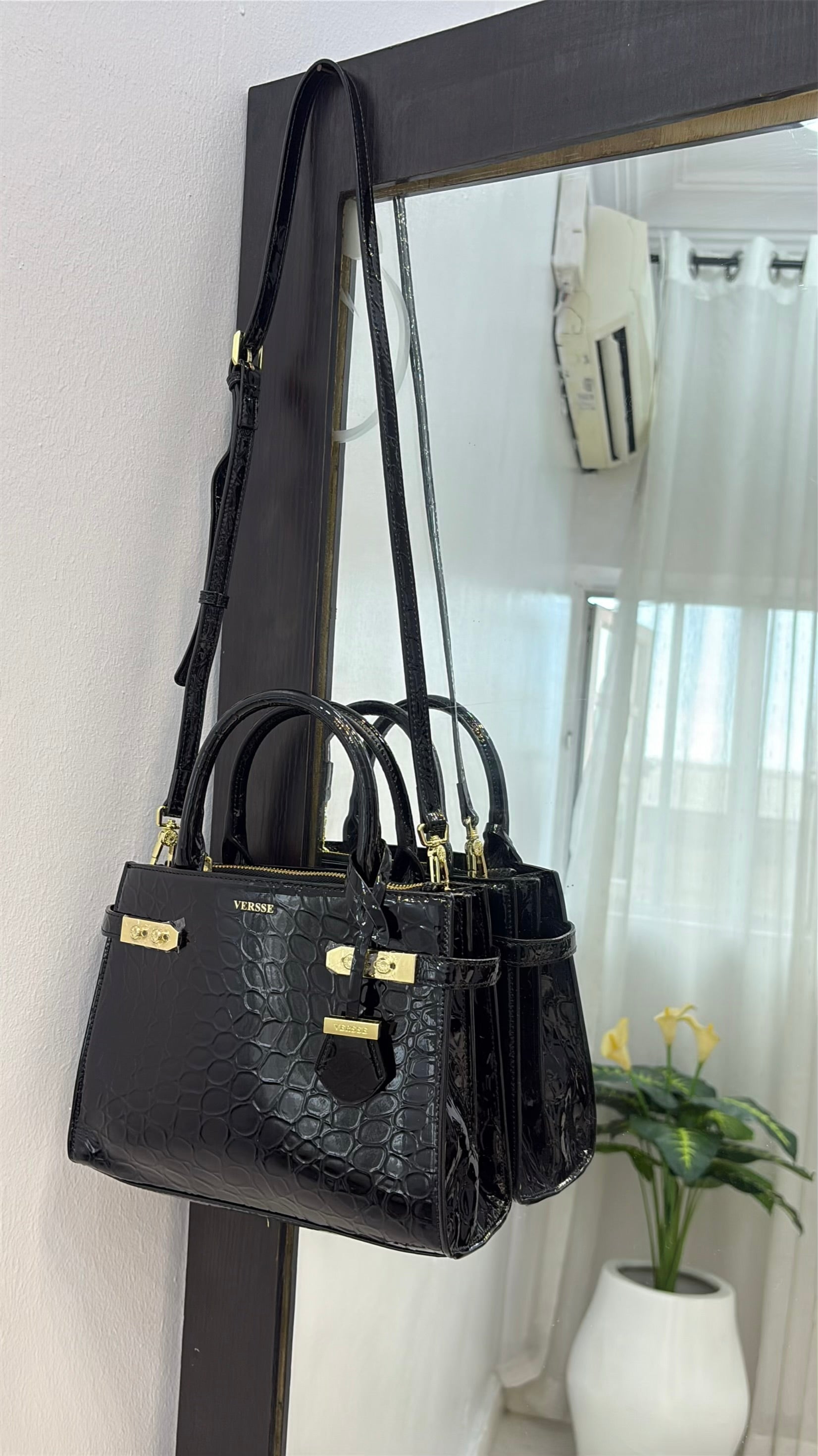 Versse Structured Leather Faux Croc Skin Bag in Black