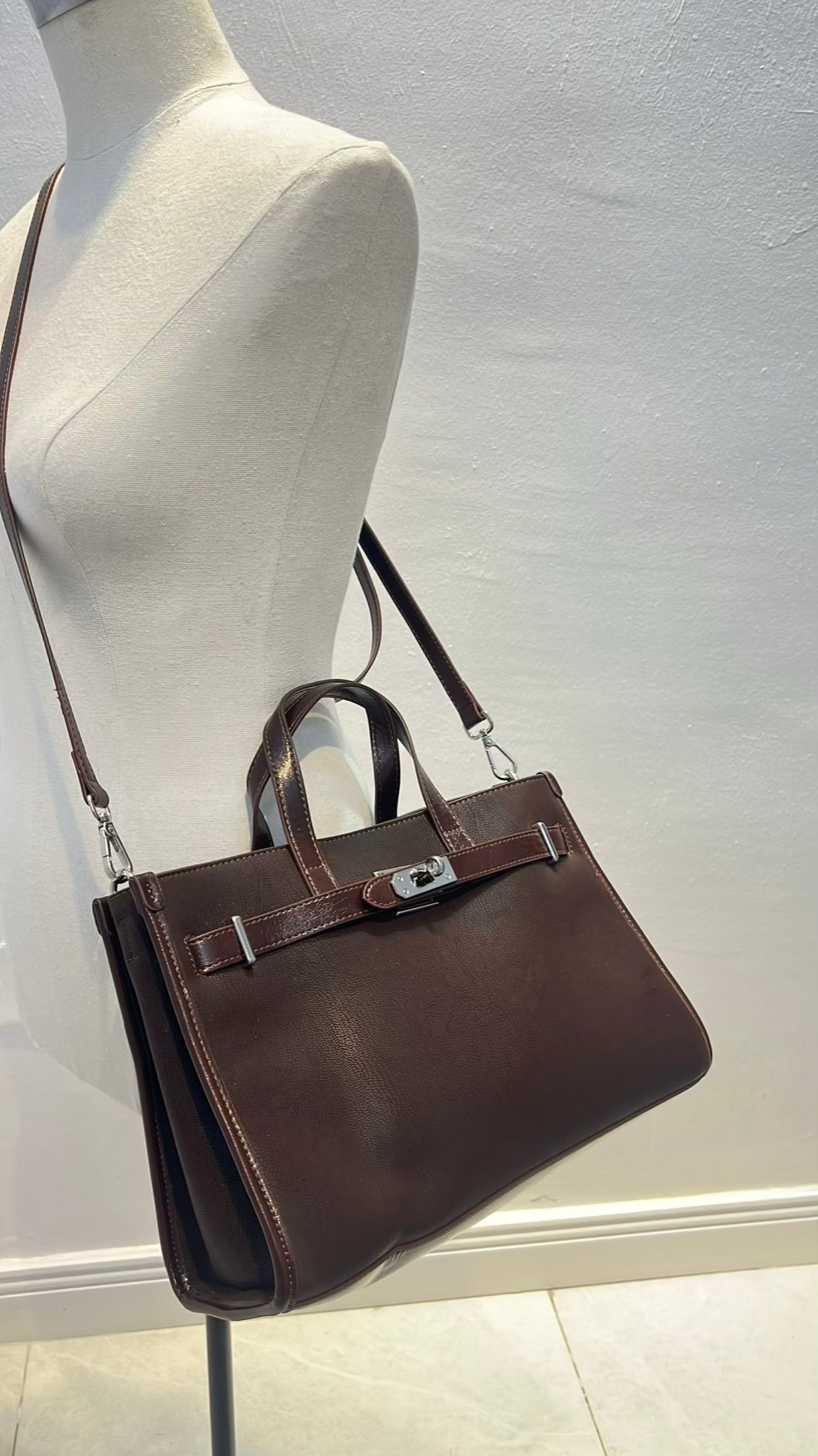 Bagco Hermes-Inspired Leather Bga in Coffee