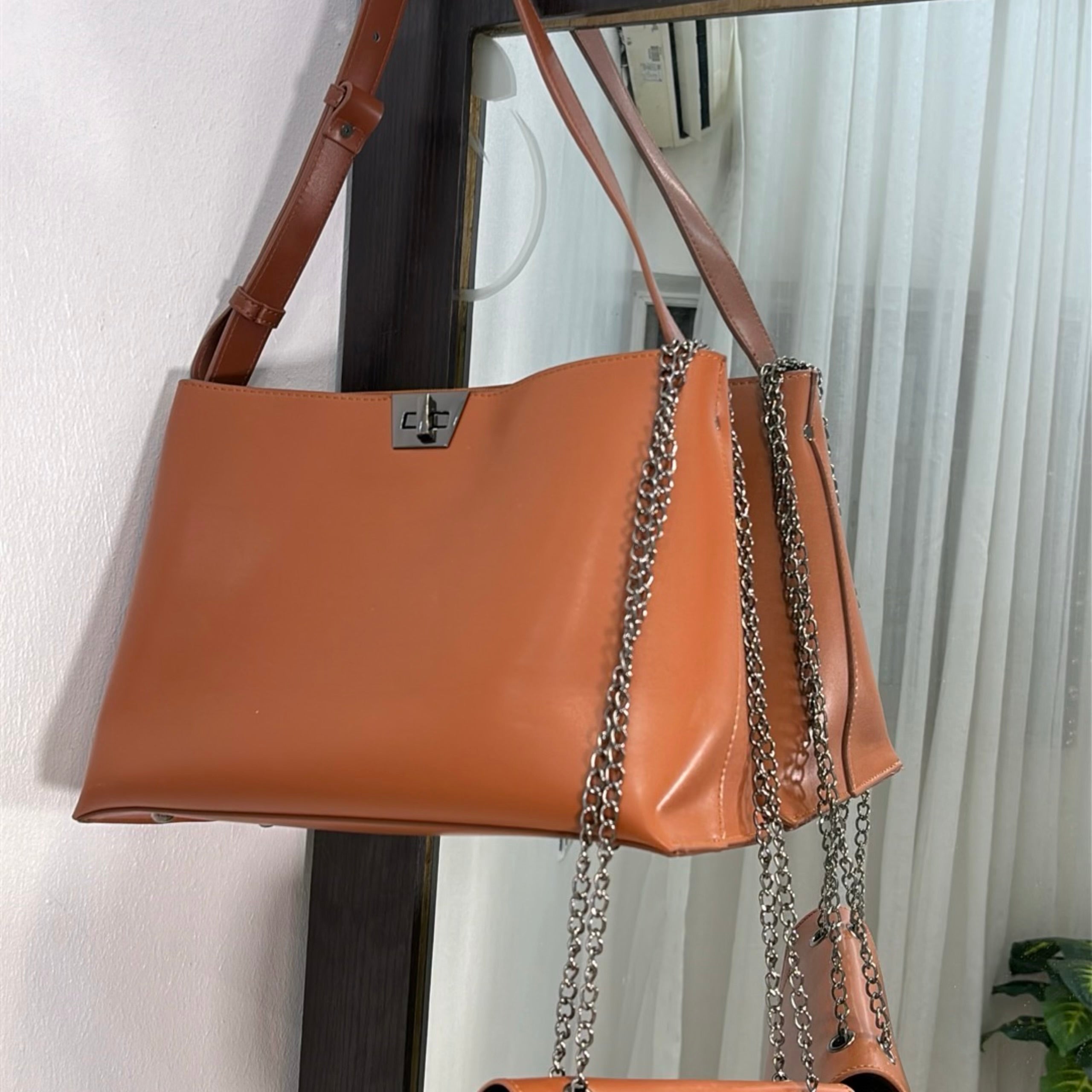 Holley Vivi Single Shoulder Strap 2-in-1 Bag in Brown/Coffee