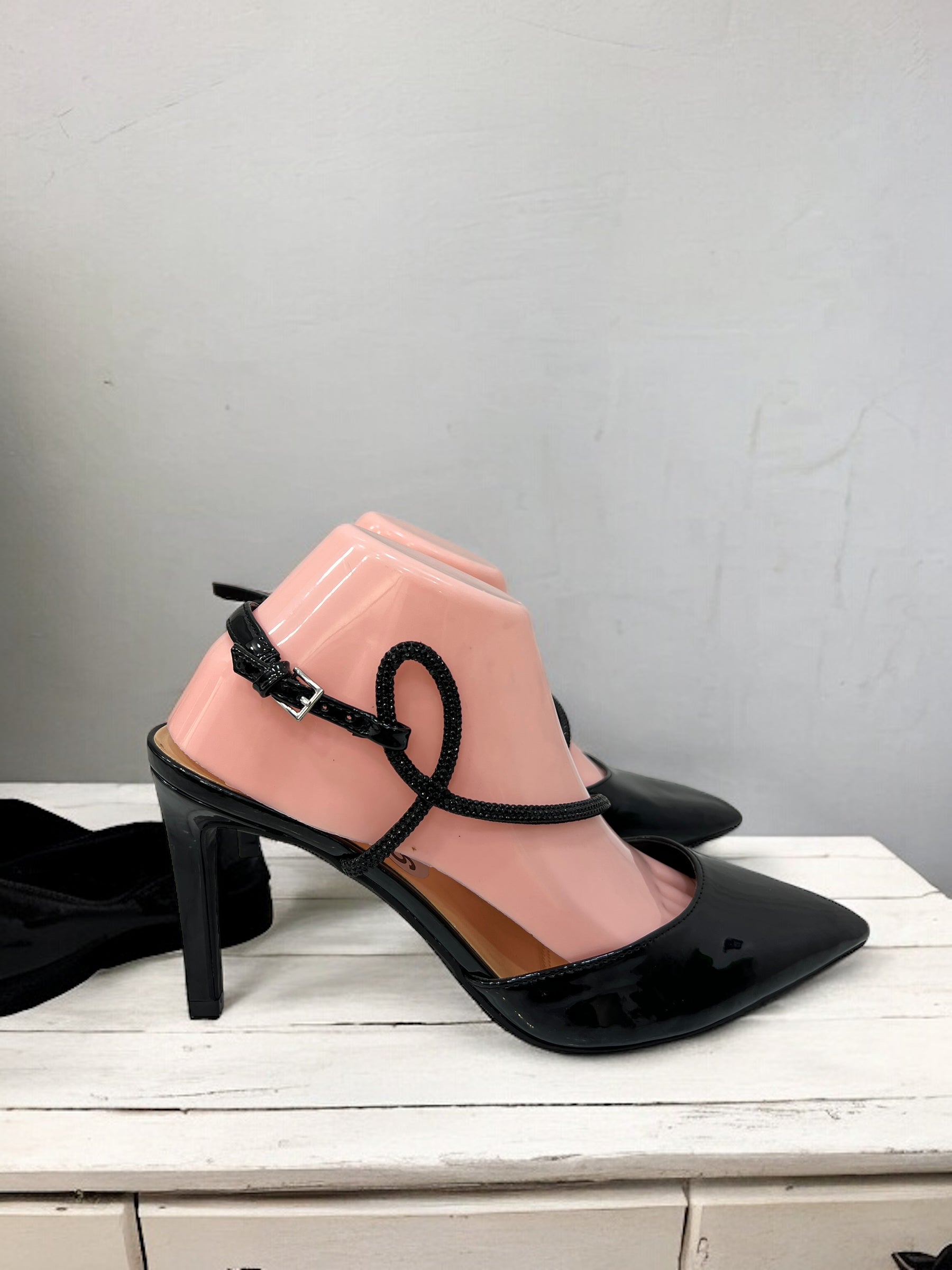 Ladies' Pointed Toe Slingback Pumps 2.3-Inch Heel, Alluringly Sleek wi –  Castamere