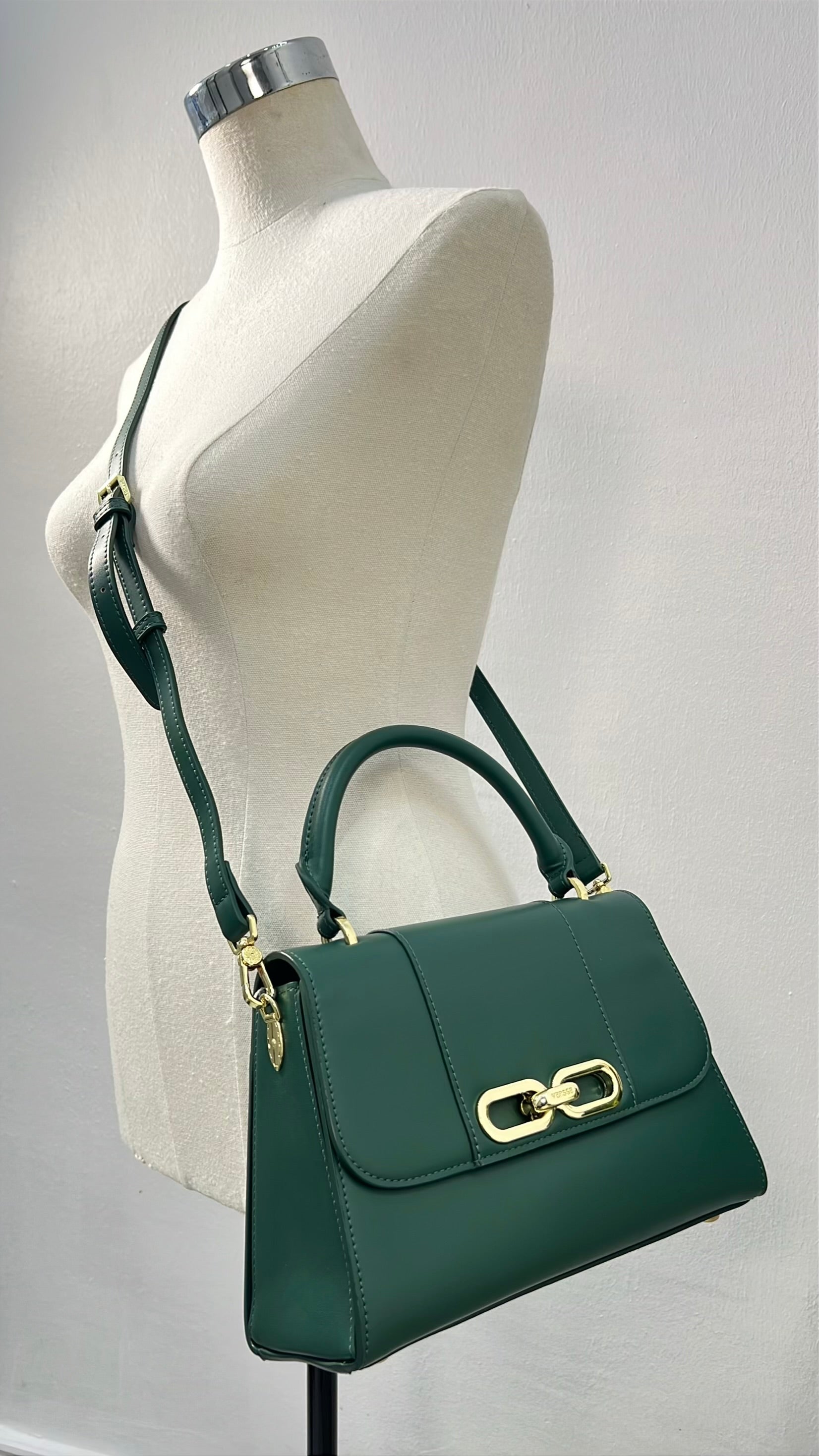 Versse Top handle Structured Flap Bag in Green