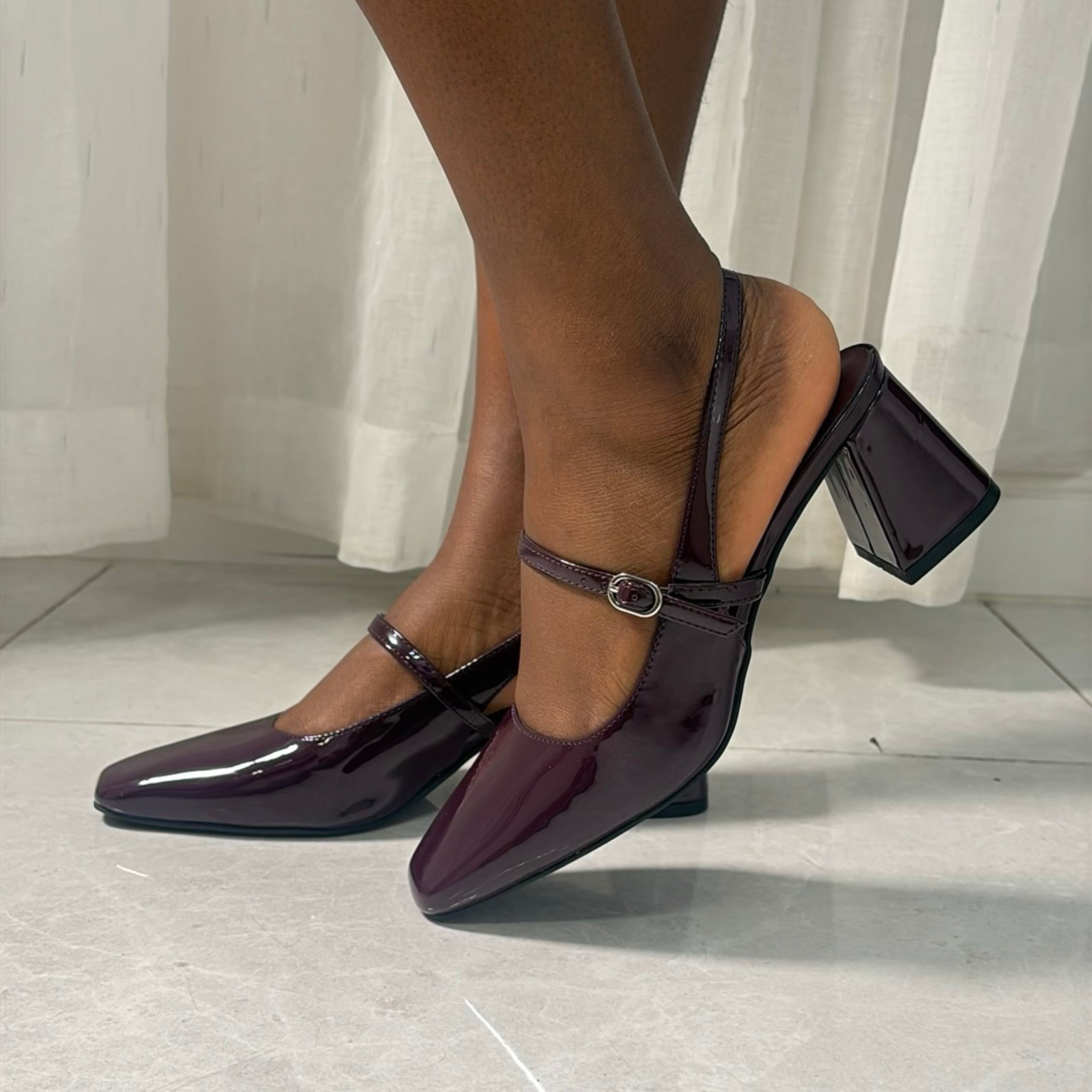 Fioni Square Toe Block Heel Pump in Burgundy