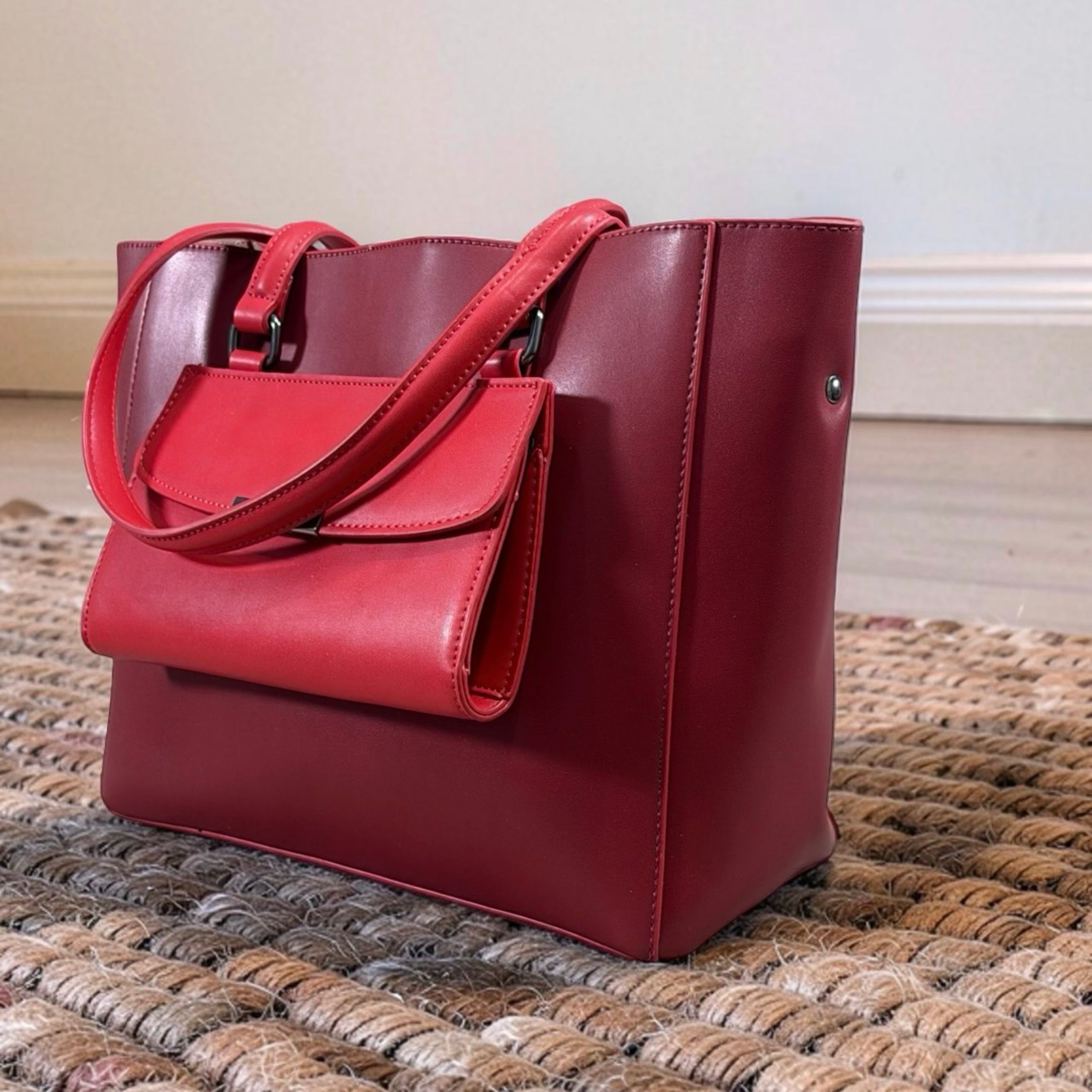 Holley Vivi Two-Tone Classic Tote Bag in Red