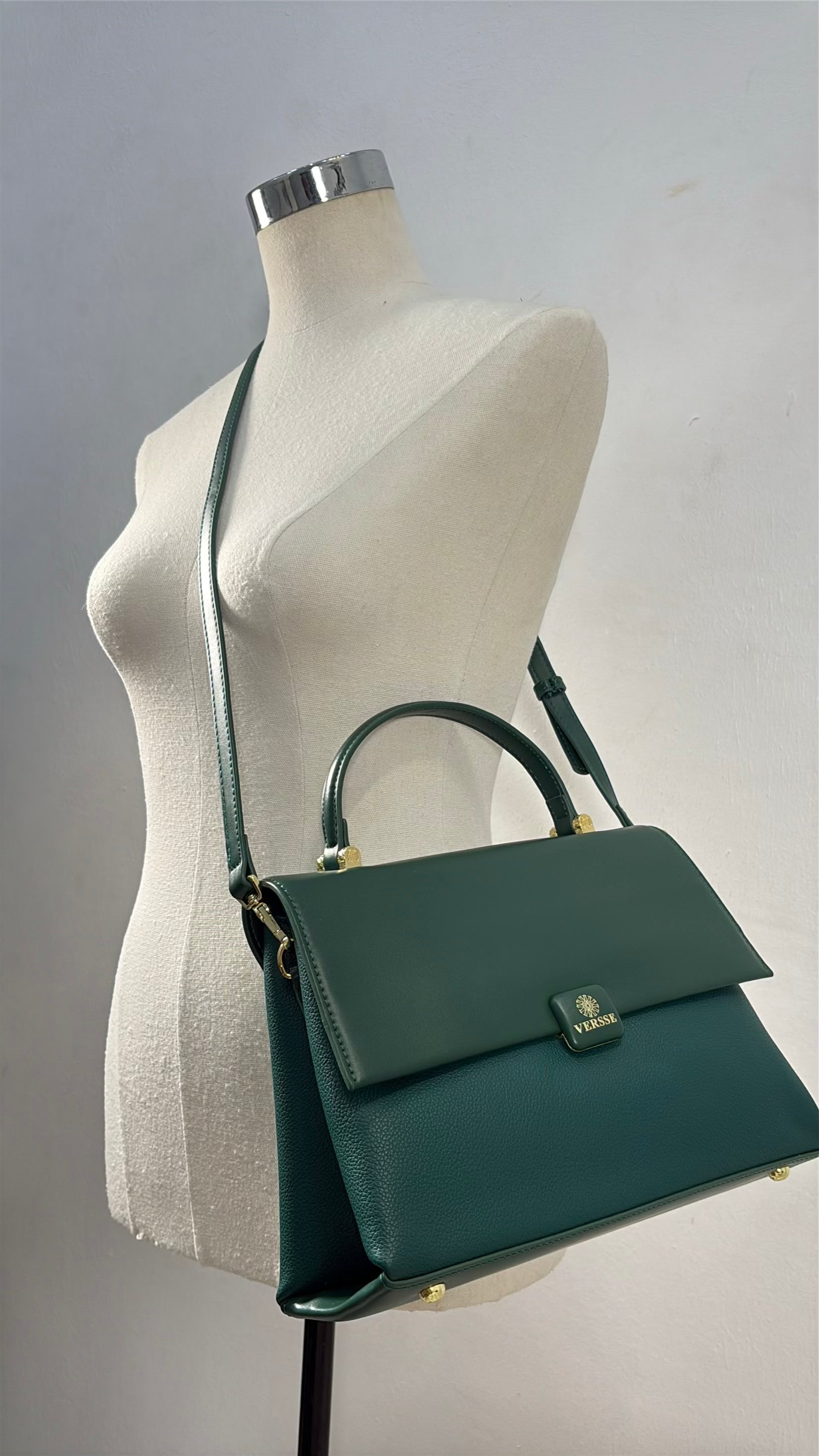 Versse Top Handle Flap Closure Bag in Green