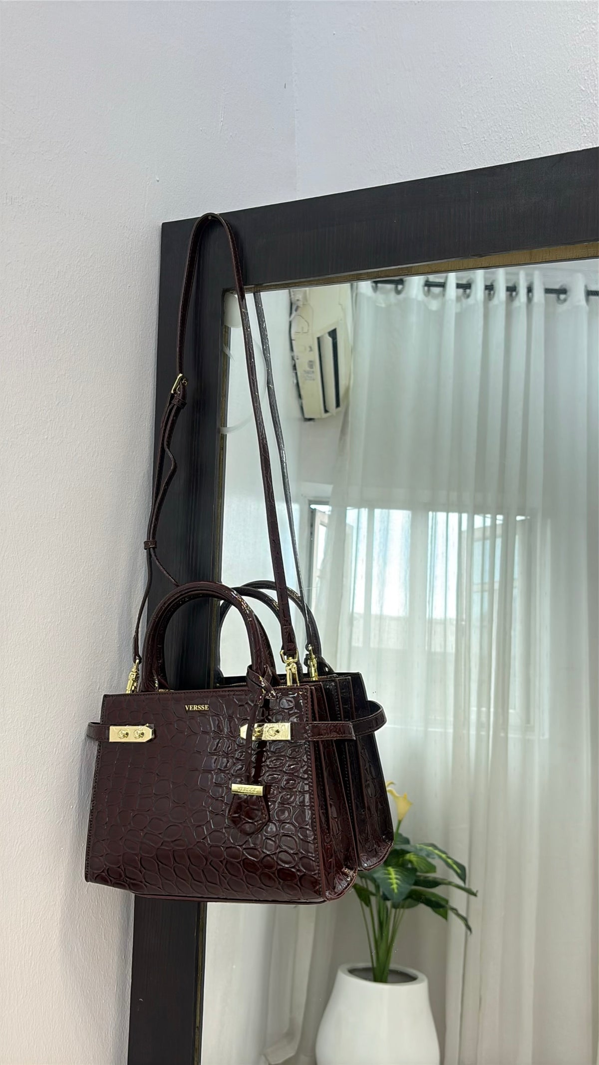 Versse Structured Leather Faux Croc Skin Bag in Coffee
