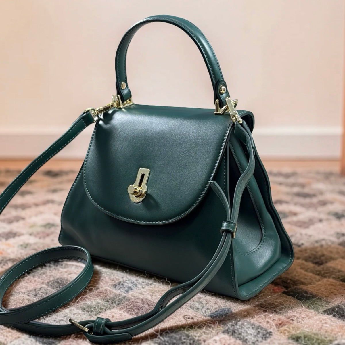 Versse Top Handle Winged Bag in Green