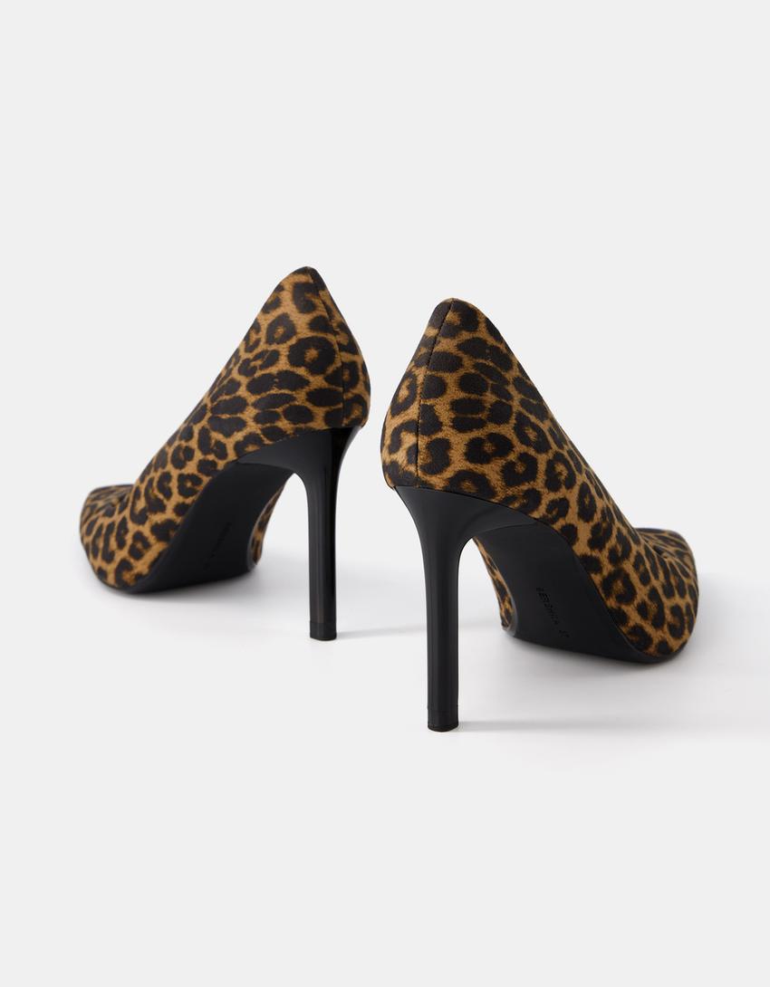Bershka Animal Print Pointed Toe Pump in Black