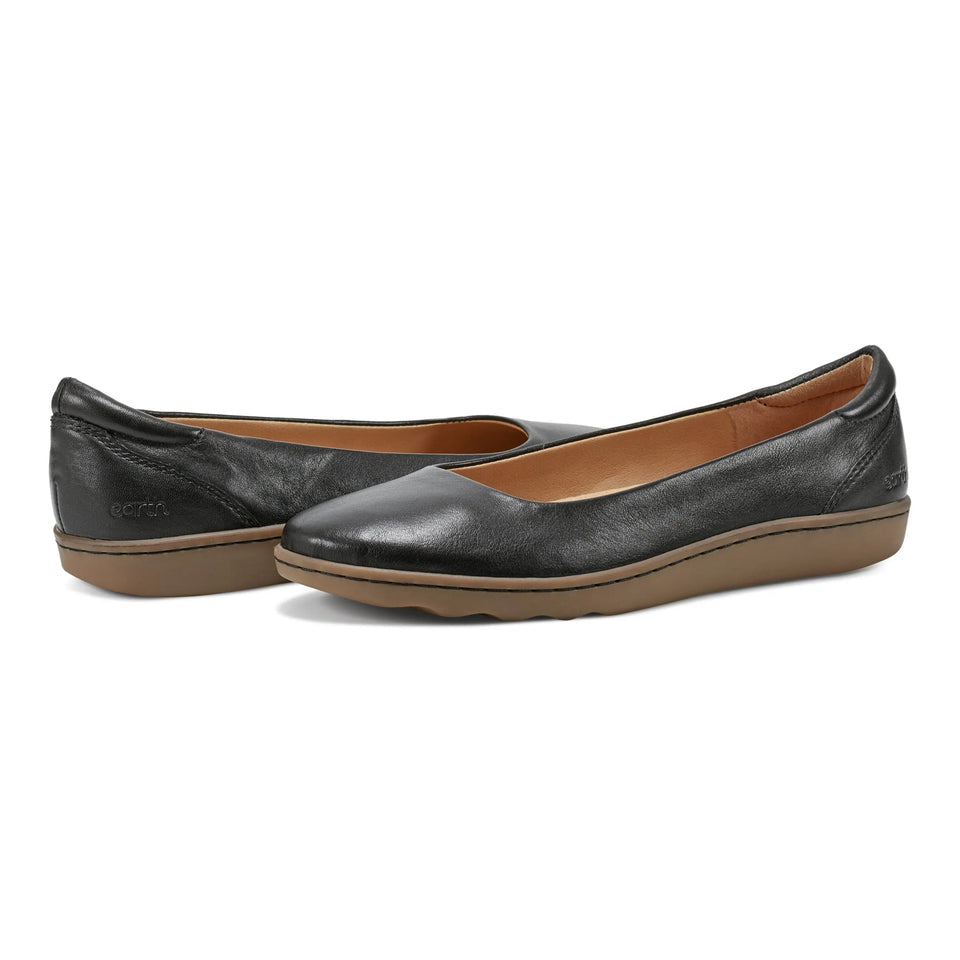 Earth Almond Toe Leather Flat Shoes in Black