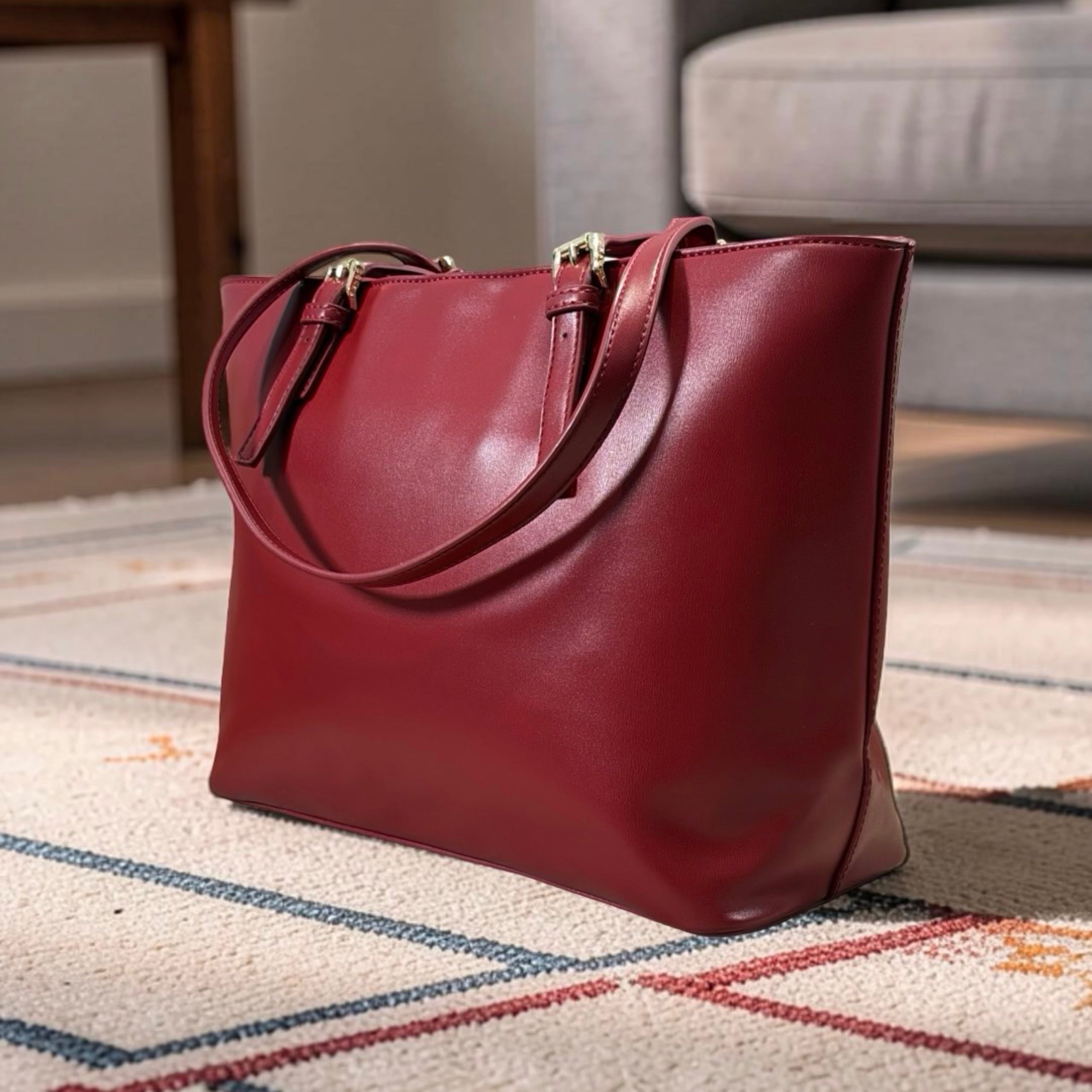 Versse Tote Bag in Red