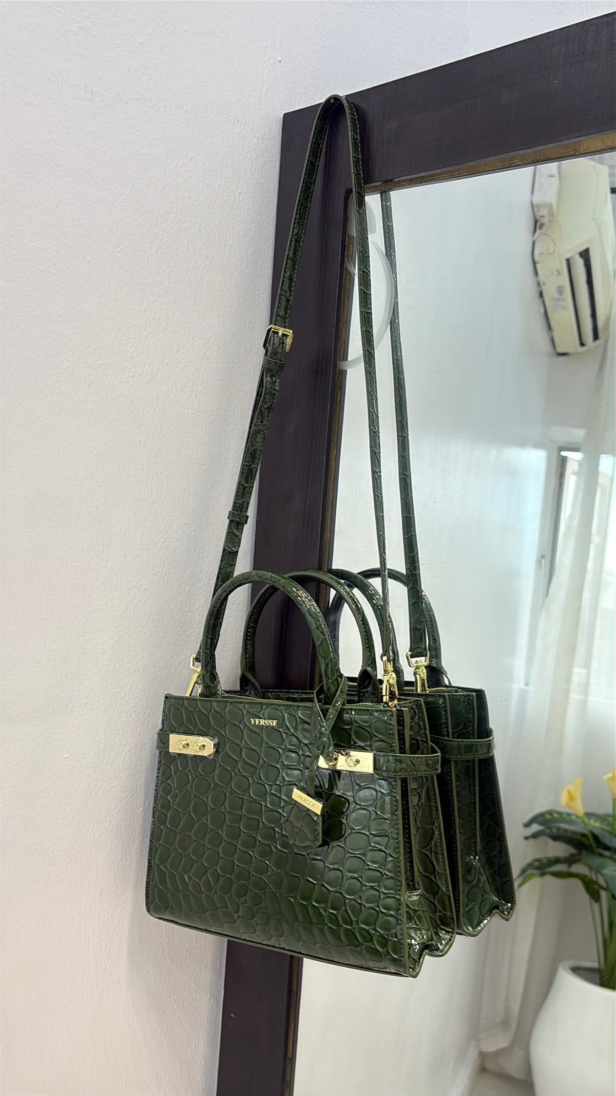 Versse Structured Leather Faux Croc Skin Bag in Green