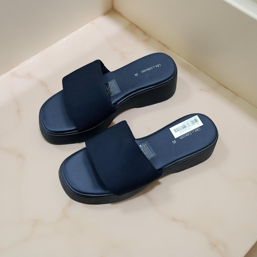 C & A Coleccion Flatform Sandal In Black