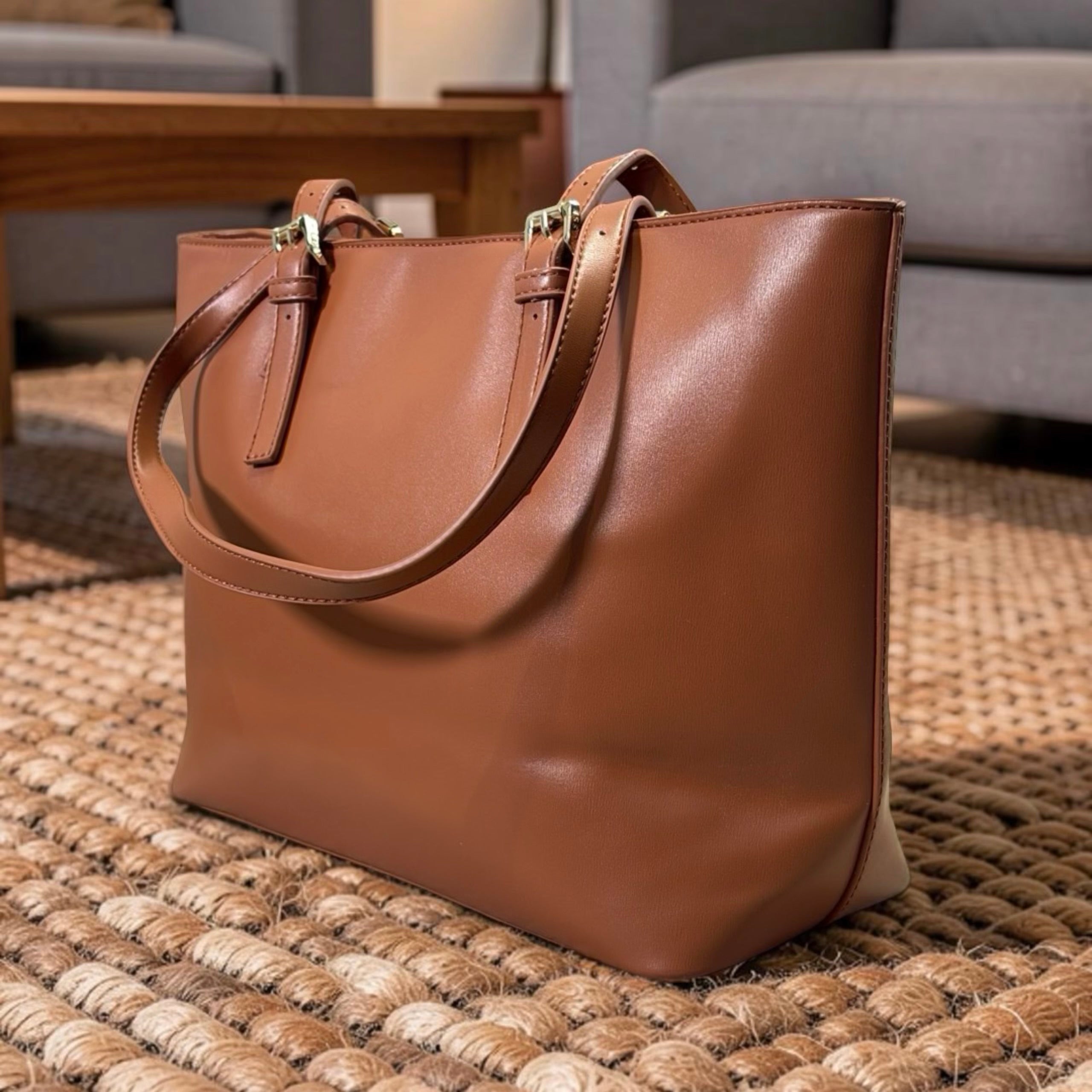 Versse Tote Bag in Brown