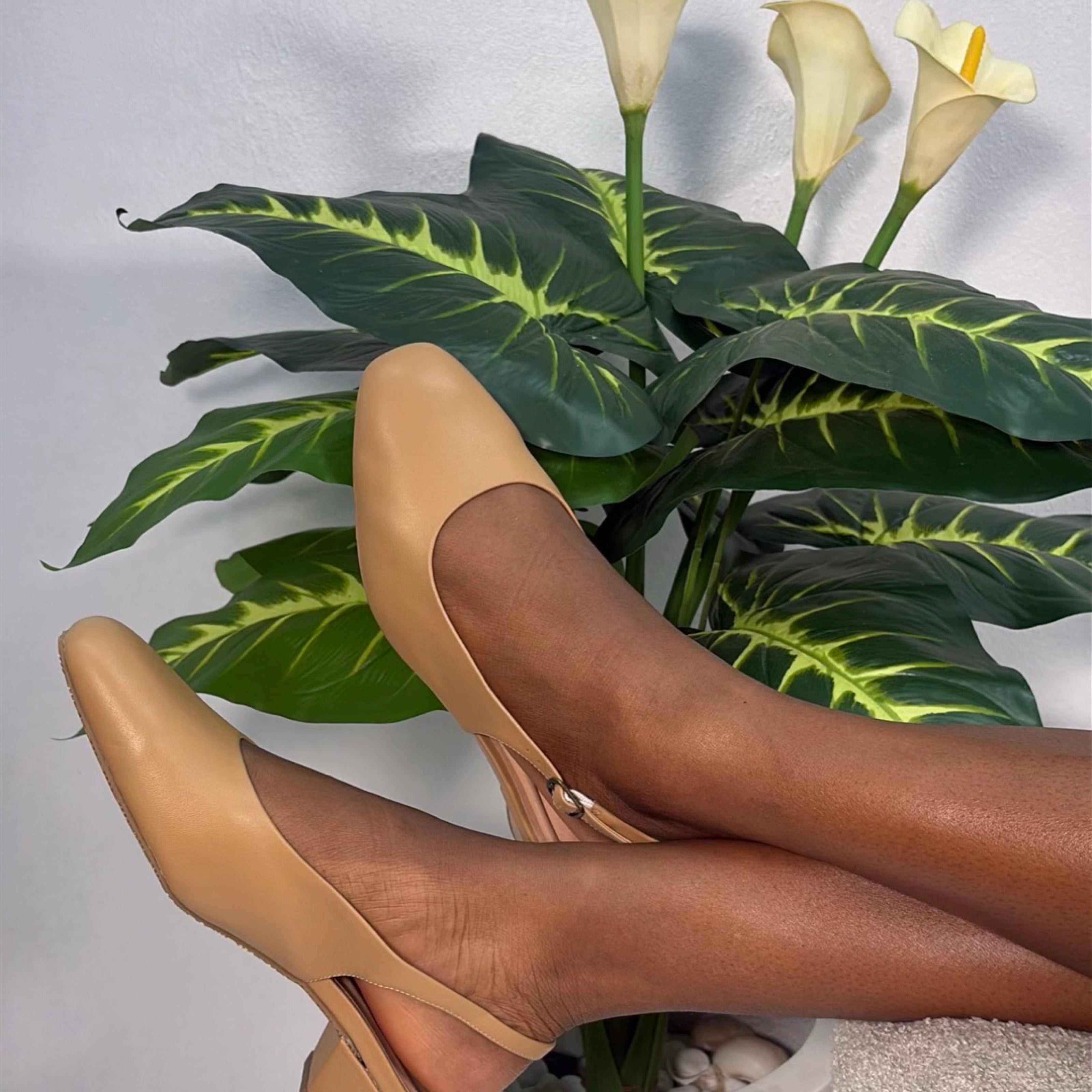 Wydr Almond Toe Slinback Block Heel in Tan