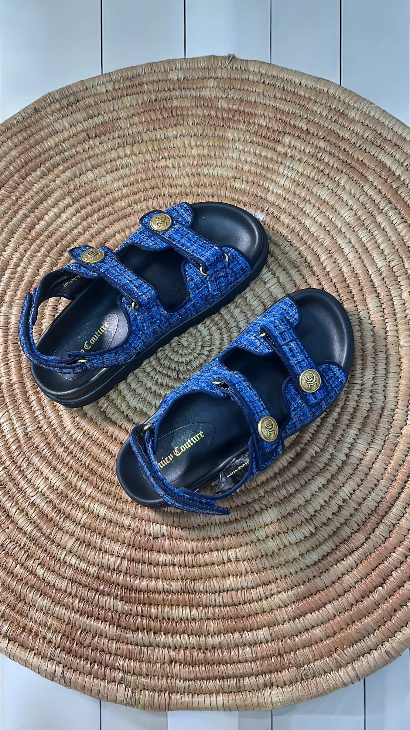 JUICY COUTURE QUILTED LEATHER VELCRO SANDAL IN TWEED BLUE