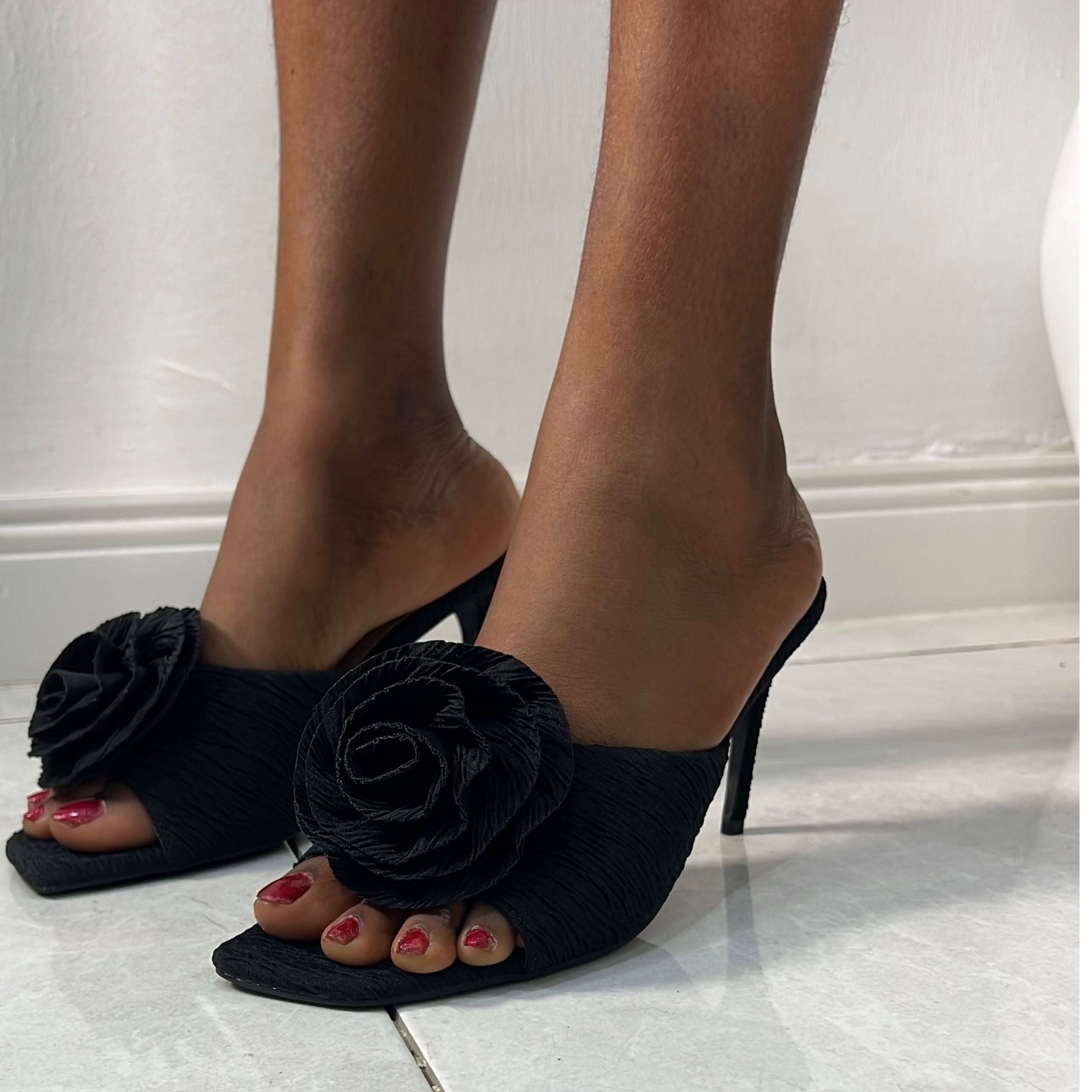 Basis Rose Heeled Mule in Black