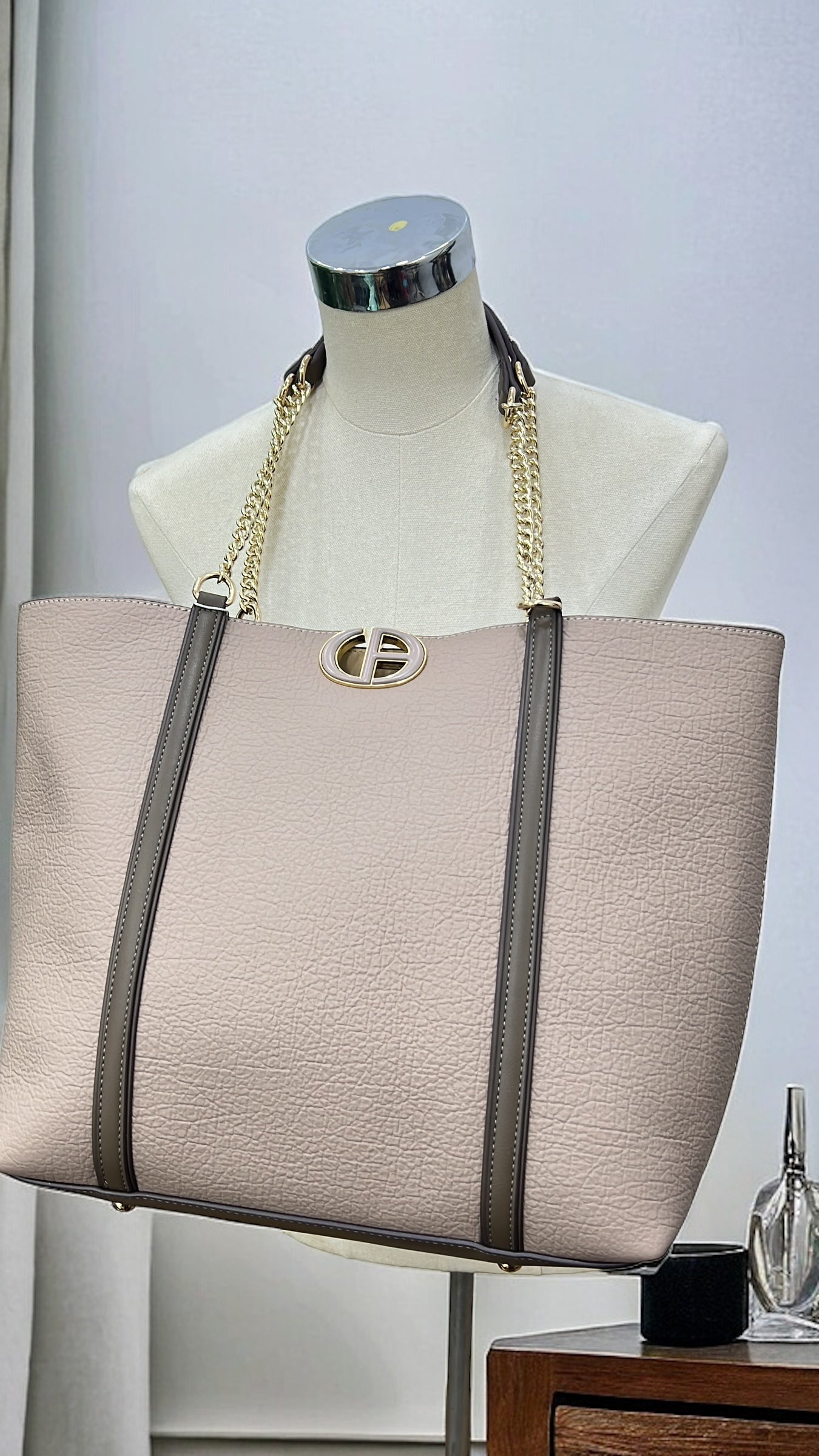 CHRISBELLA LARGE CHAIN HANDLE PANEL BAG IN APRICOT