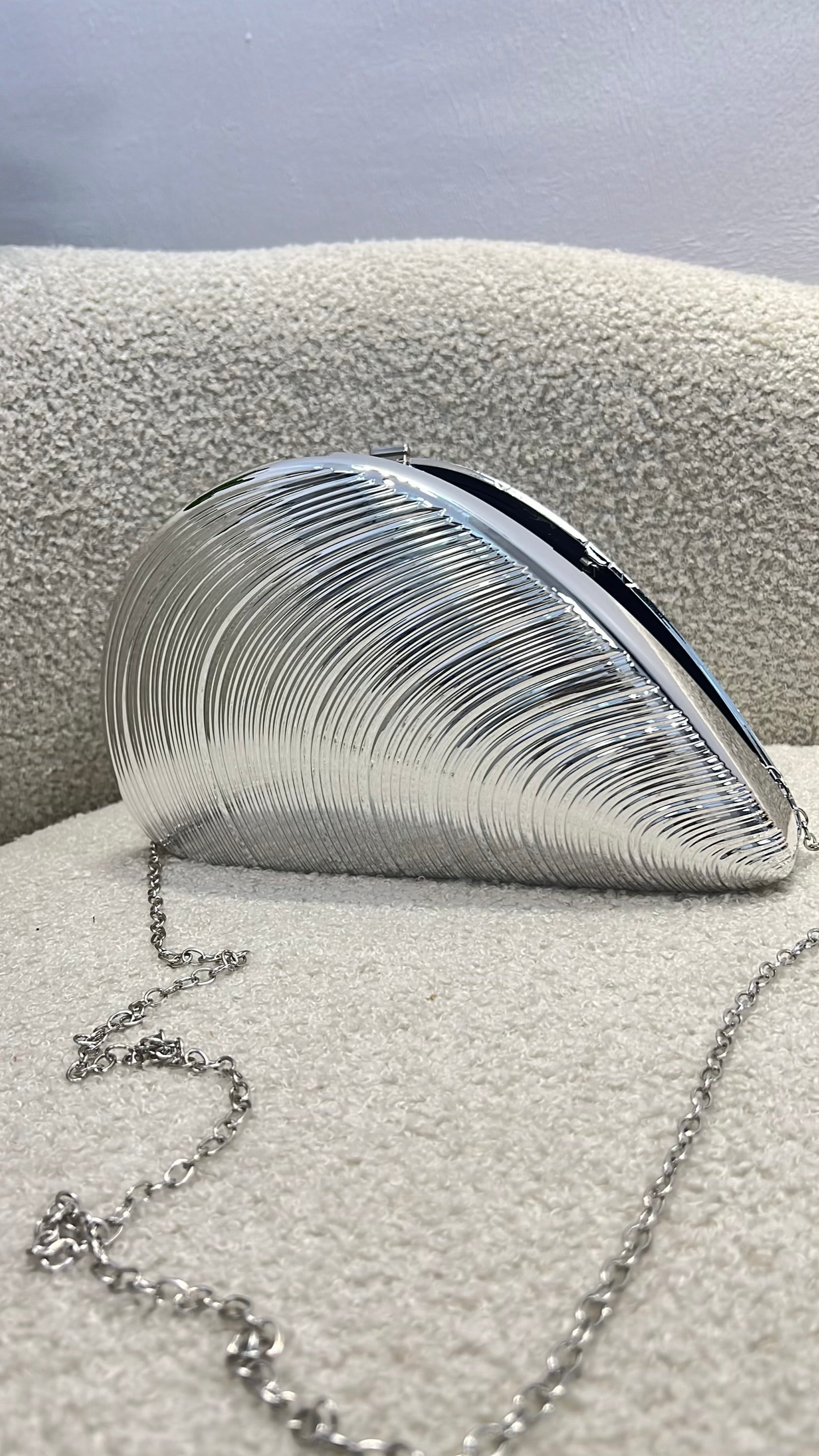 Metallic Shell-Shaped Clutch Purse in Silver