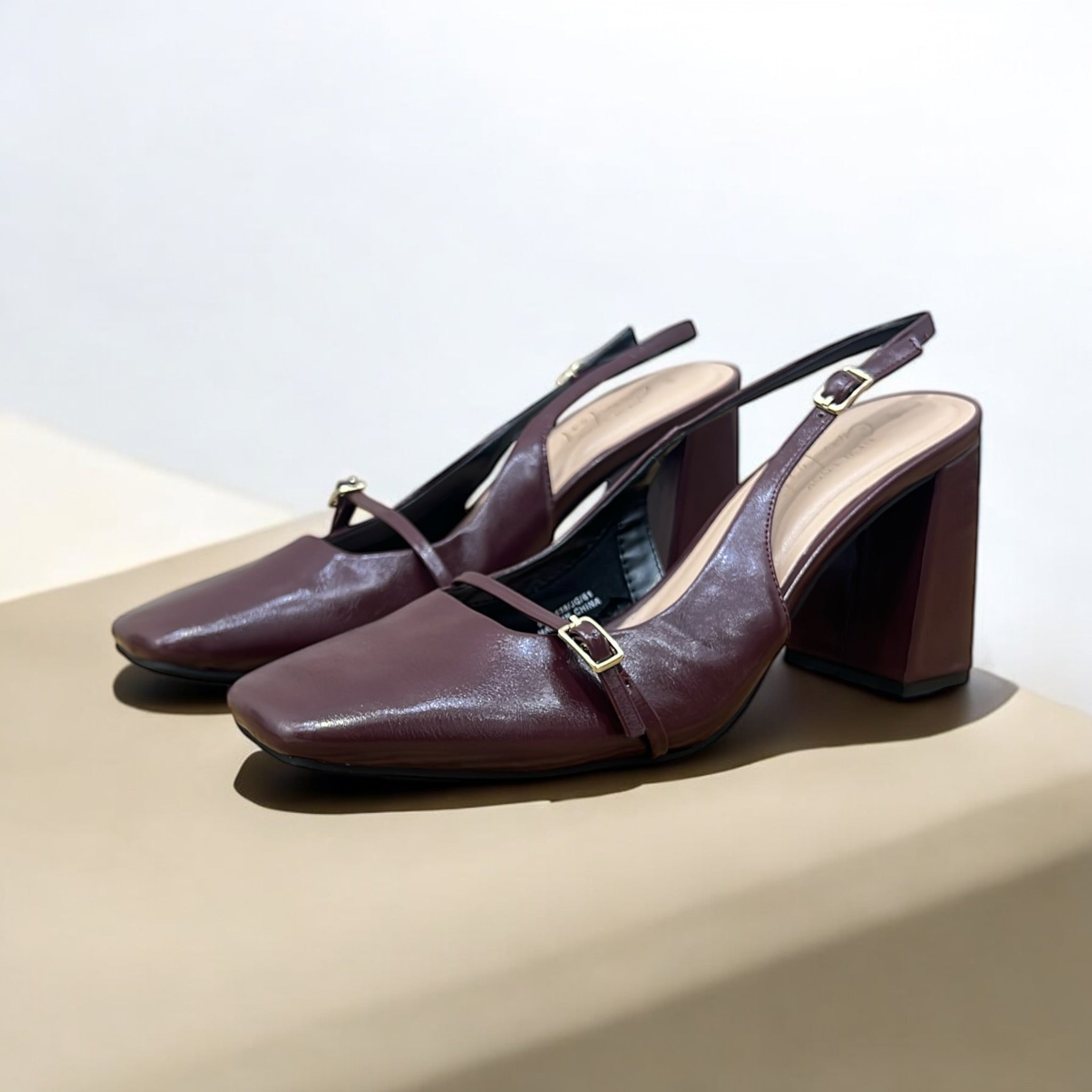 NEW LOOK BUCKLE DETAIL SQUARE TOE BLOCK HEEL PUMP IN BURGUNDY