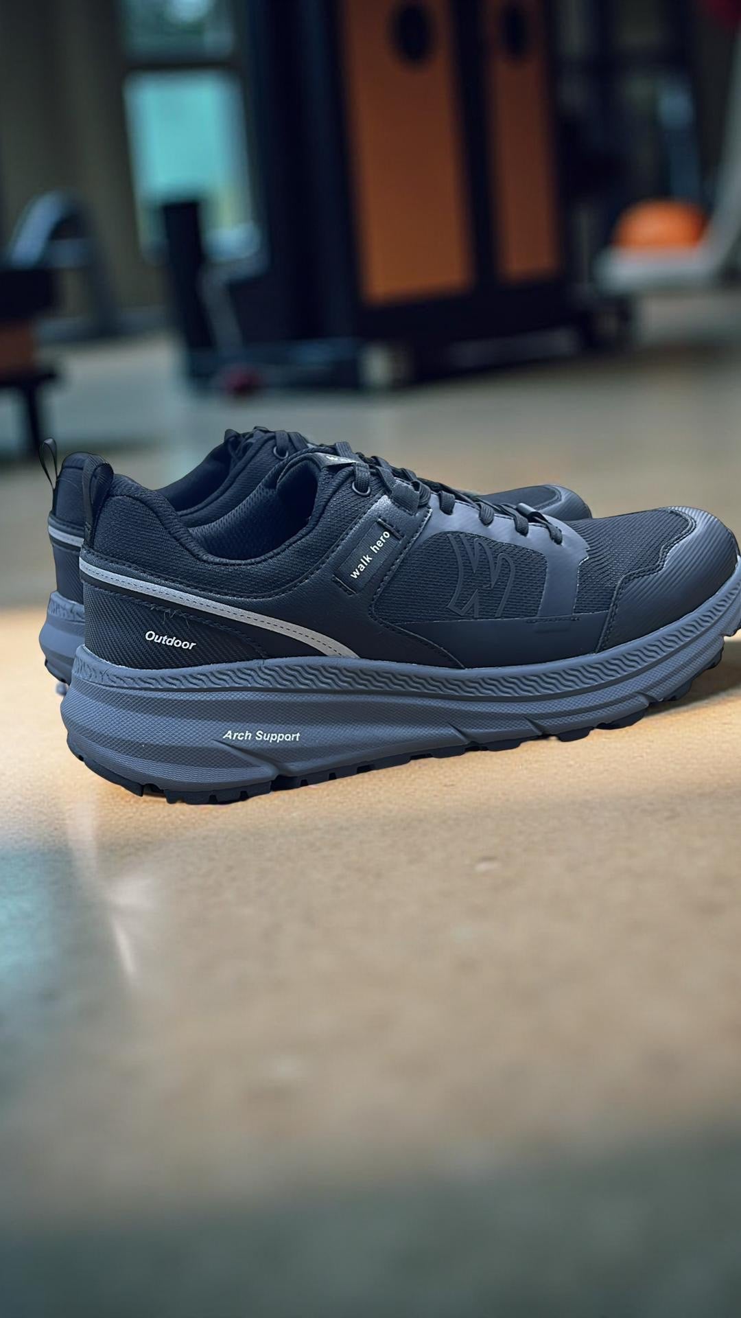 Walk-Hero Outdoor Men's Walking Sneakers in Black