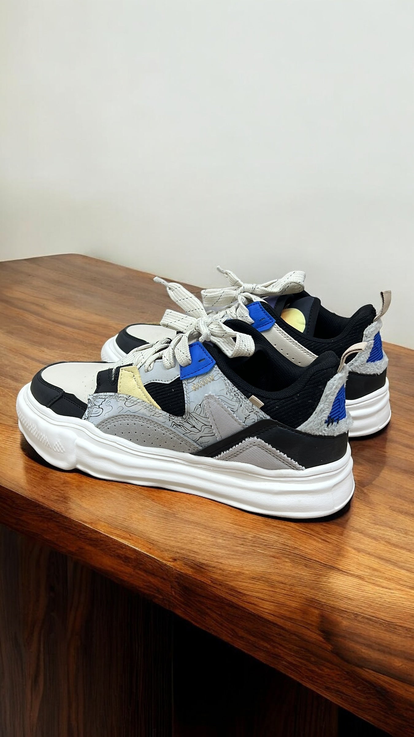 SEMIR UNISEX SNEAKERS IN CONTRAST COLOR