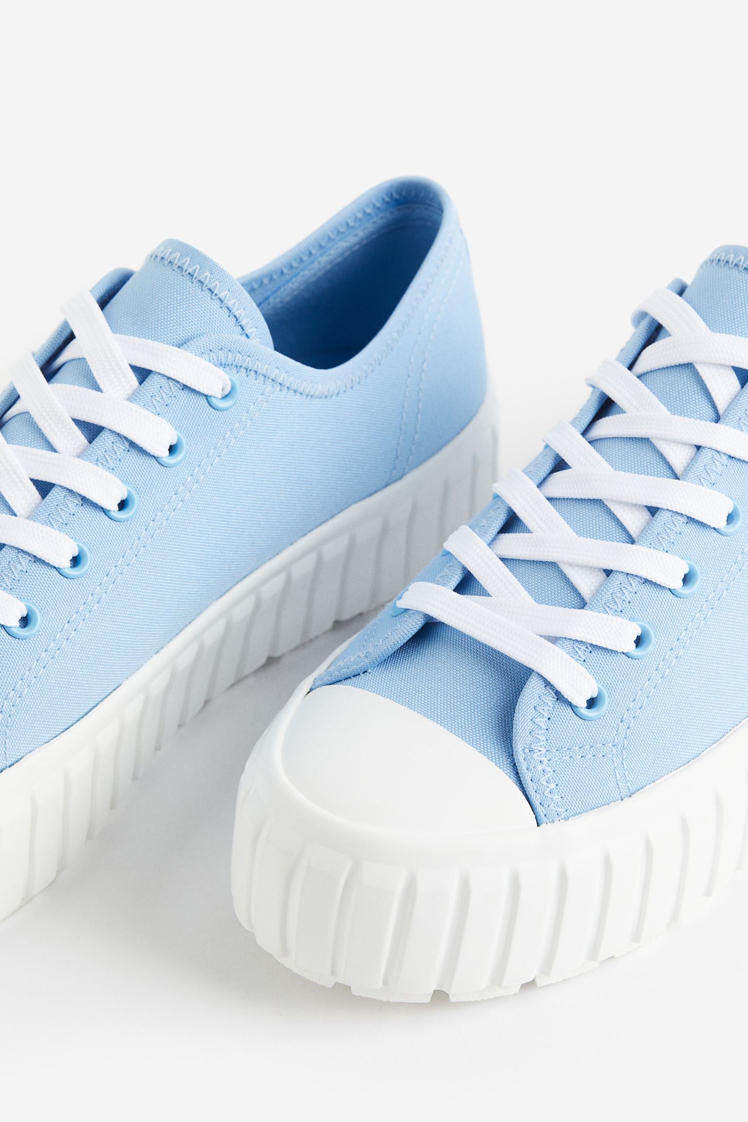 H and 2025 m platform sneakers