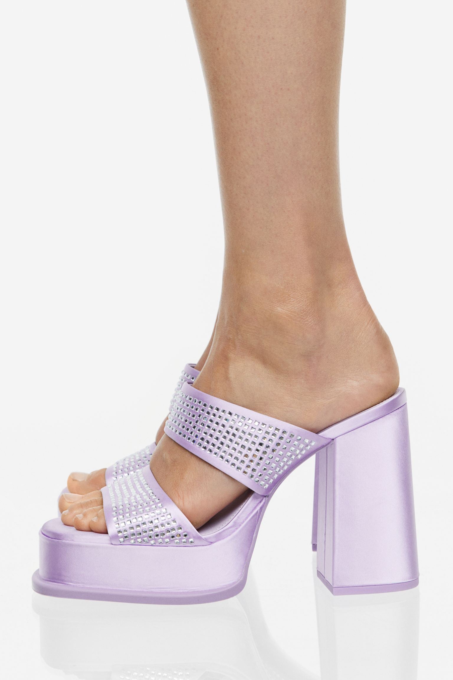 H & M LAVENDAR PLATFORM BLOCK HEEL MULE