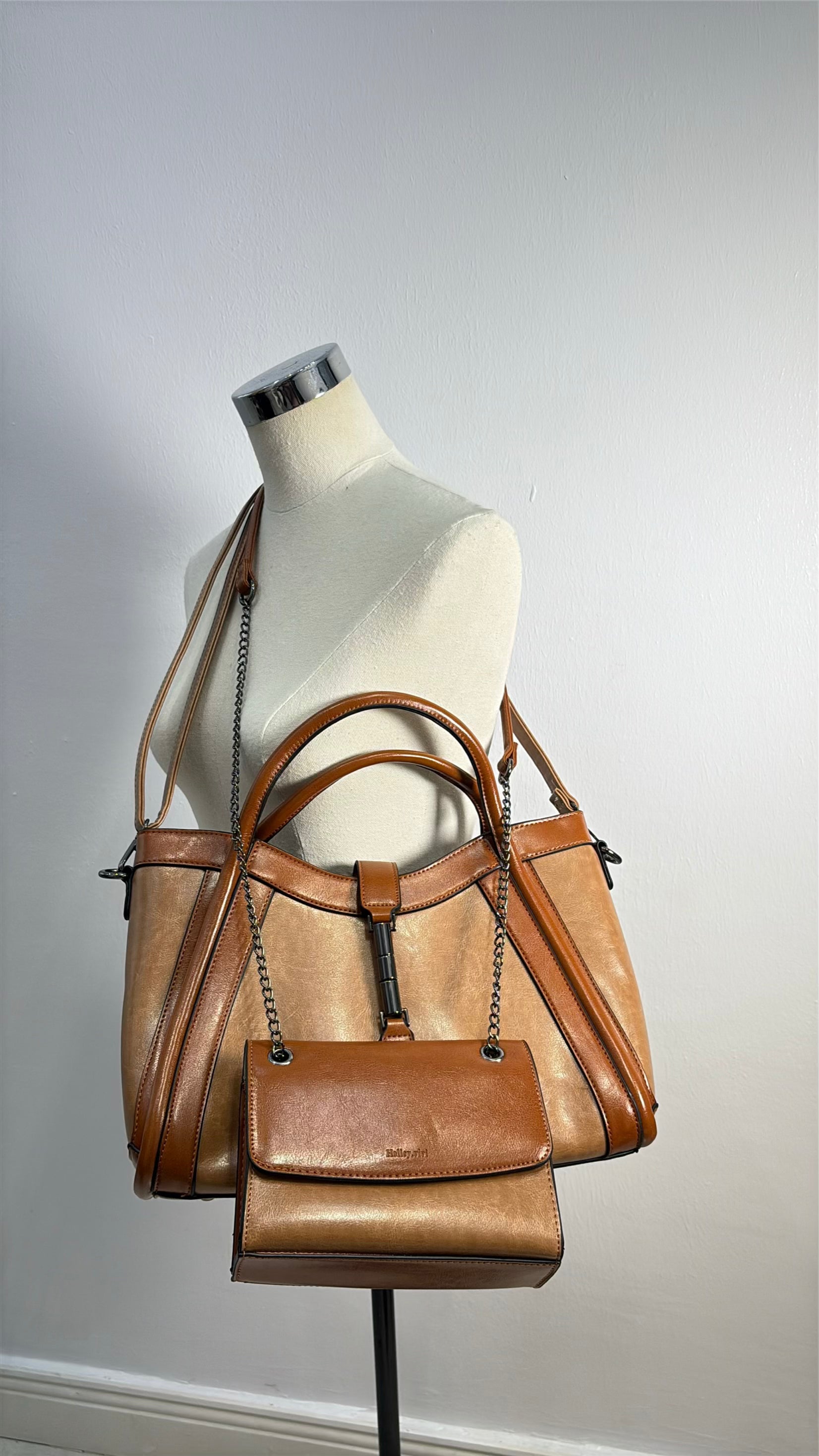 Holley Vivi Two-in One Contrast Color Bag in Apricot