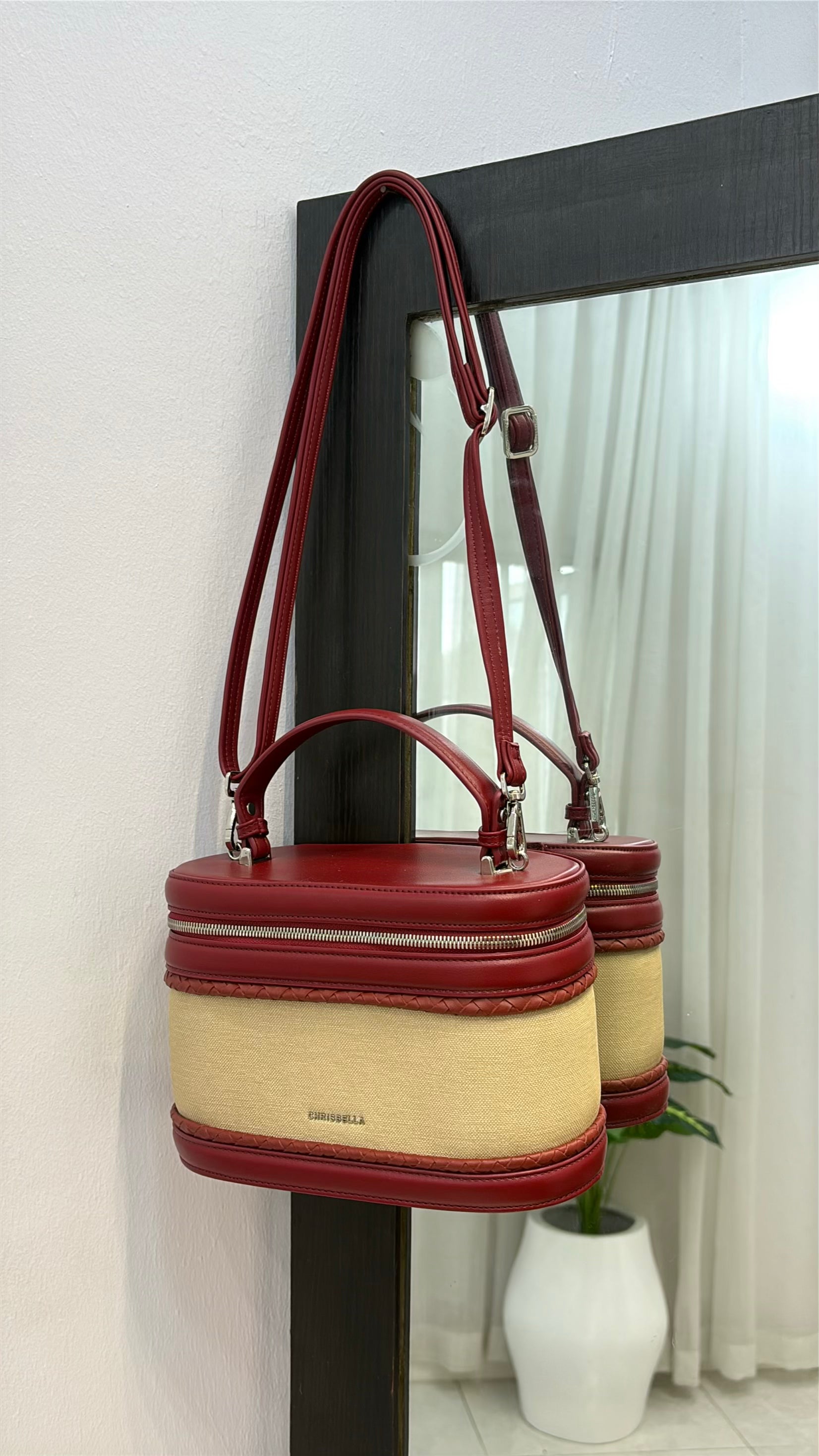 Chrisbella Top-Handle Bag with Tappings in Wine/Beige